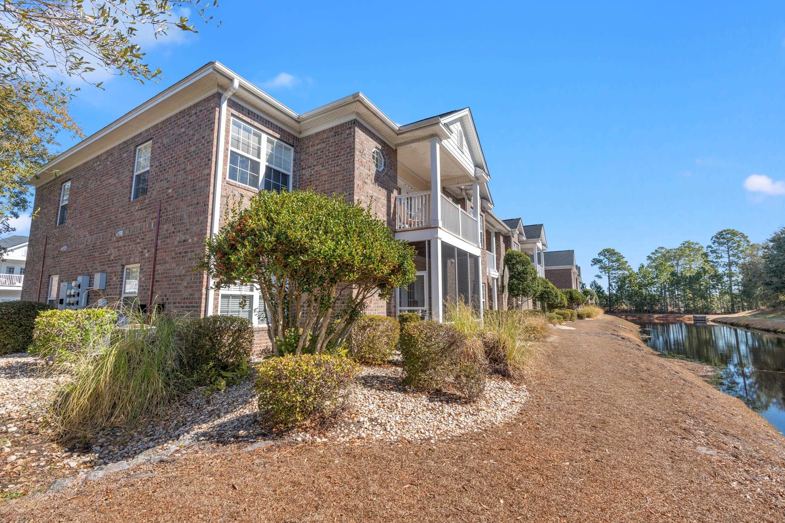 2077 Silvercrest Dr. Property Photo 34