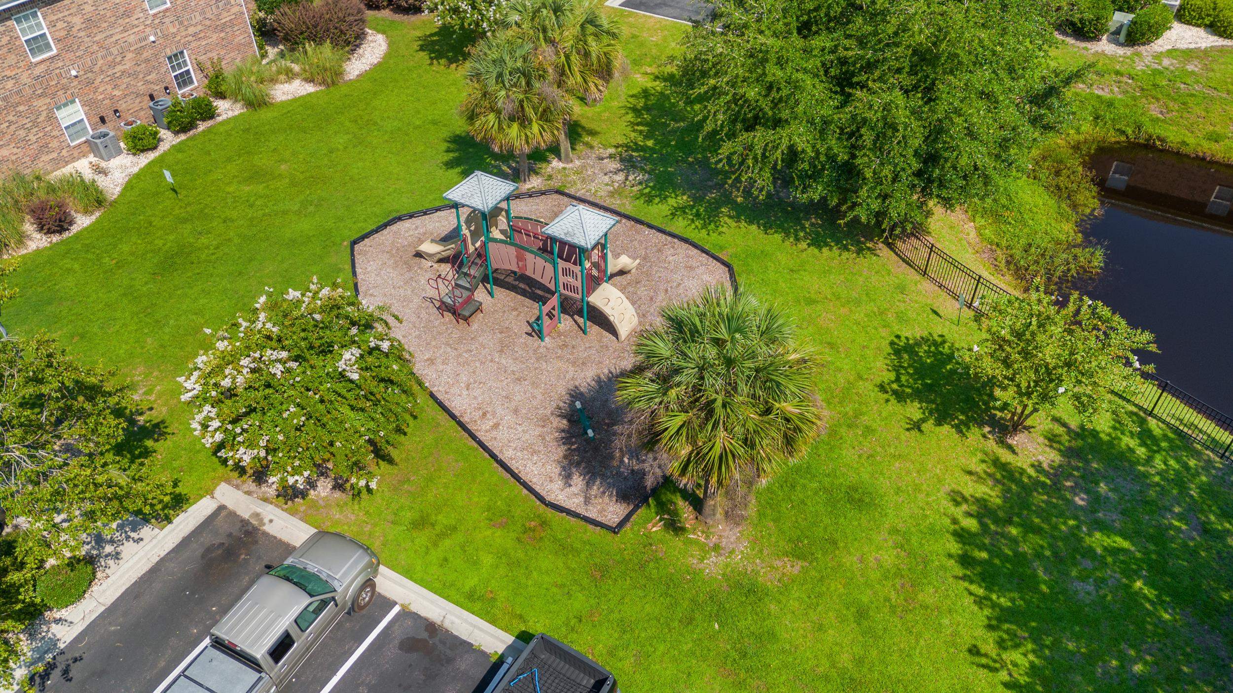 2077 Silvercrest Dr. Property Photo 37