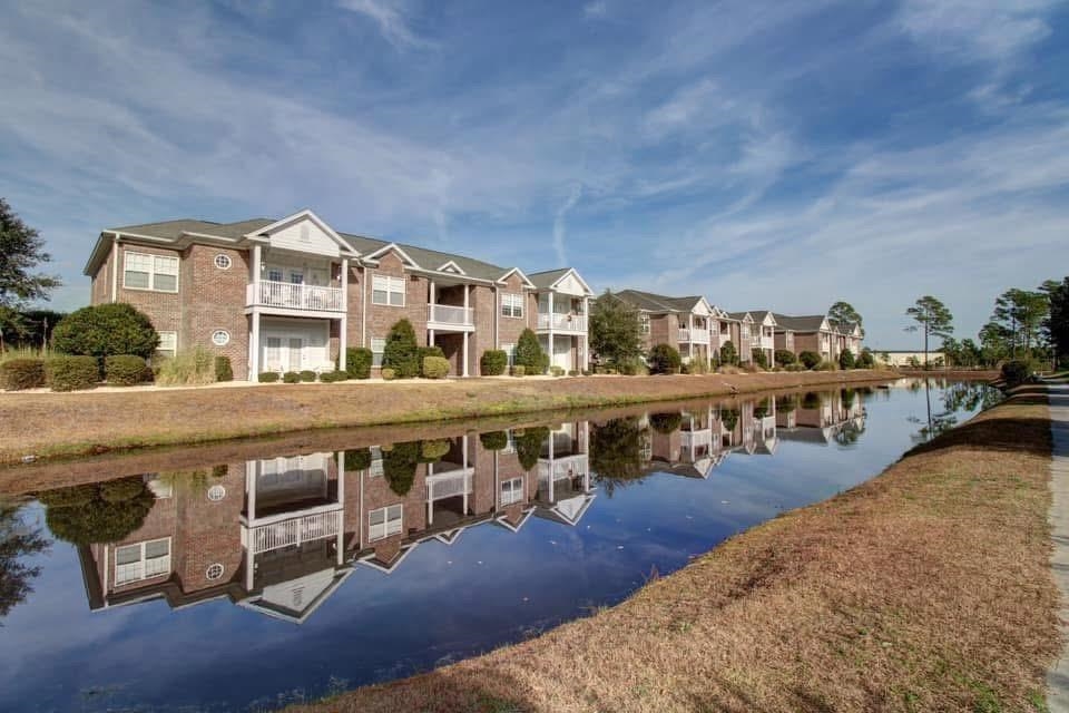 2077 Silvercrest Dr. Property Photo 40