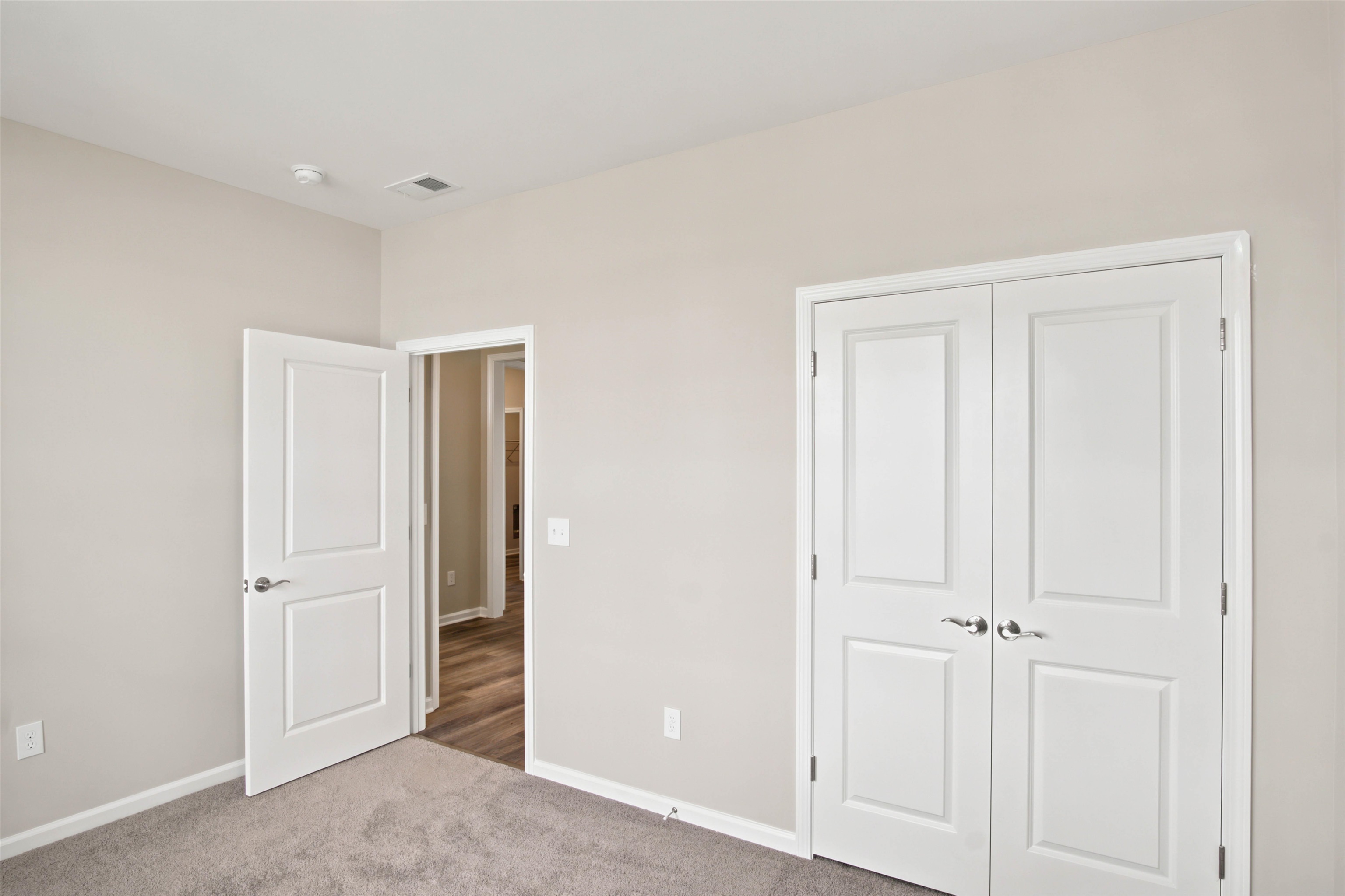 639 Millbrook Way Property Photo 5