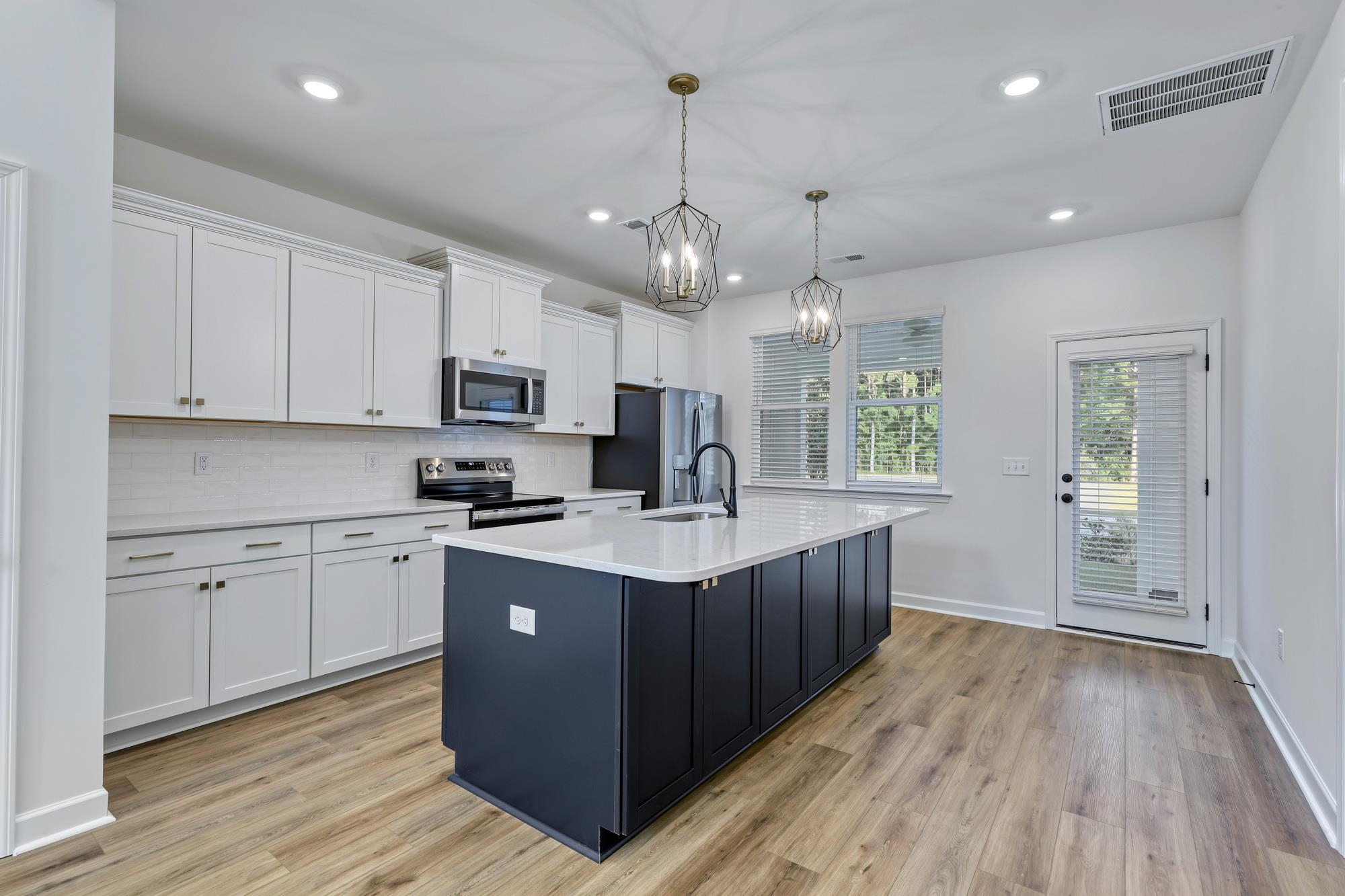 436 Ireland Way Property Photo 5
