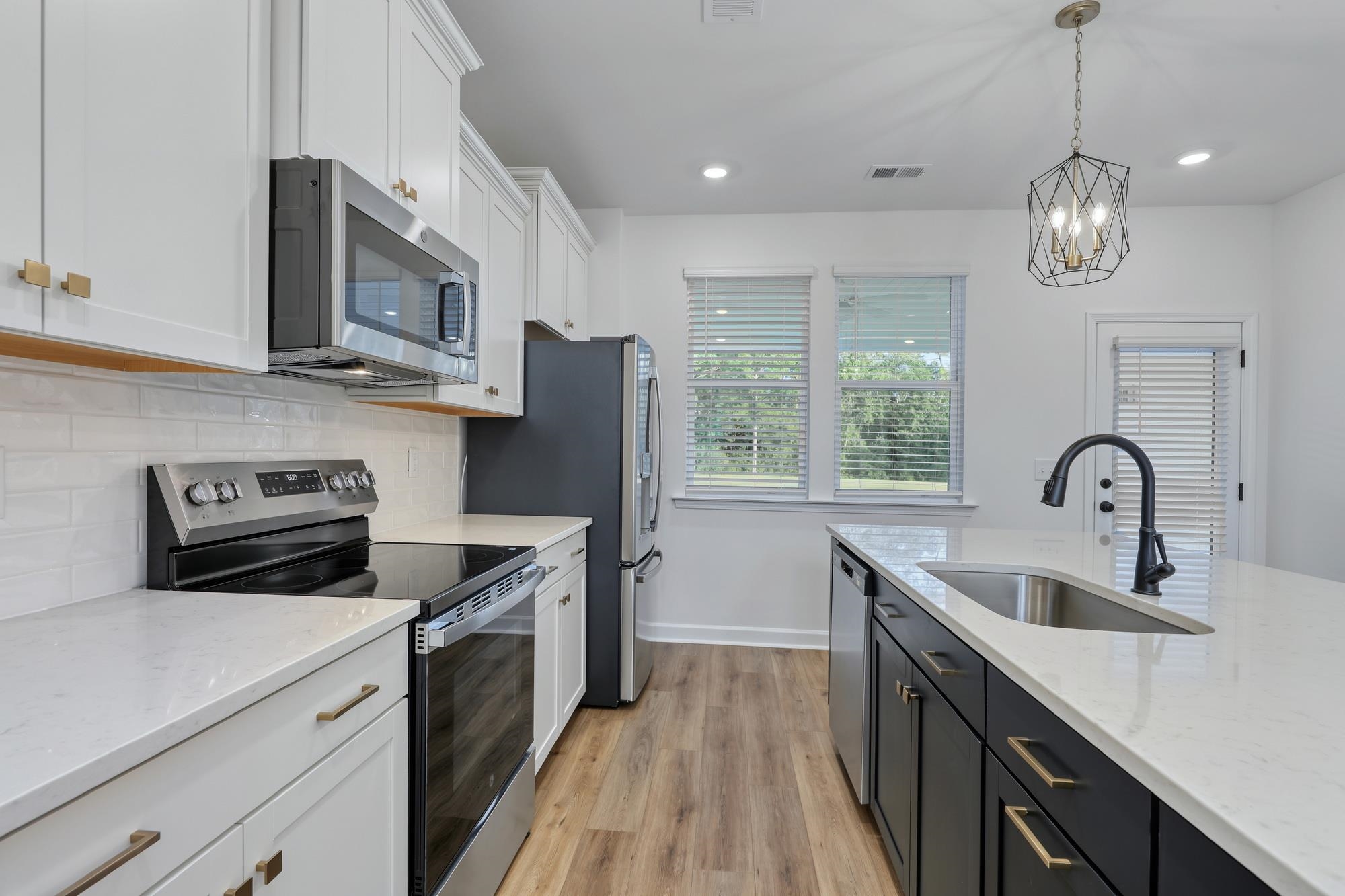 436 Ireland Way Property Photo 9