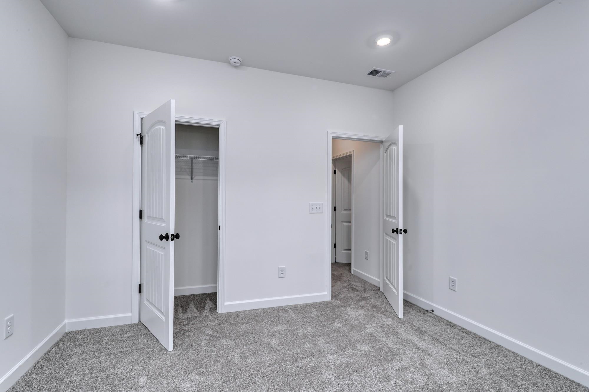 436 Ireland Way Property Photo 27