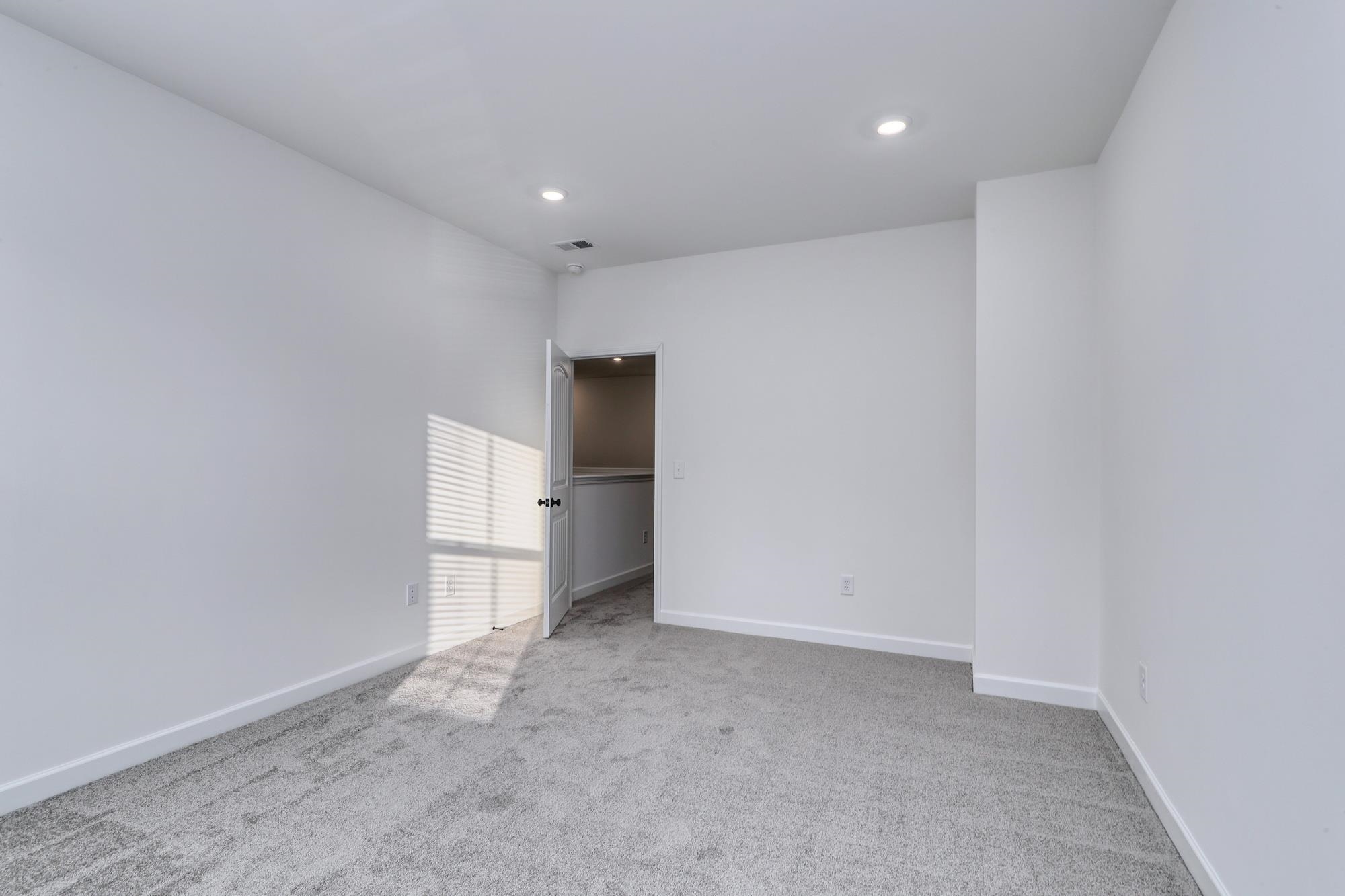 436 Ireland Way Property Photo 33