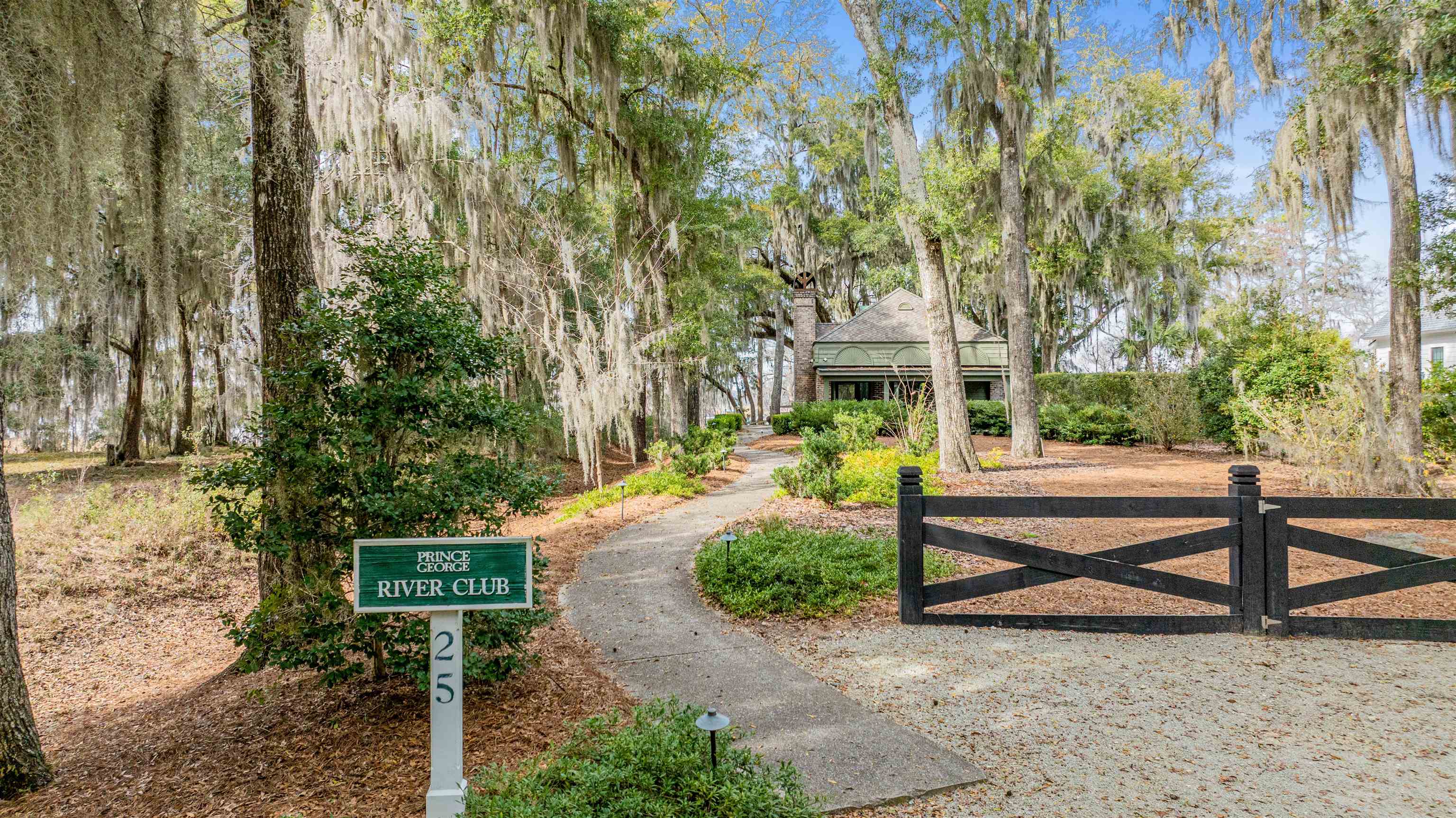 2630 Vanderbilt Blvd. Property Photo 27
