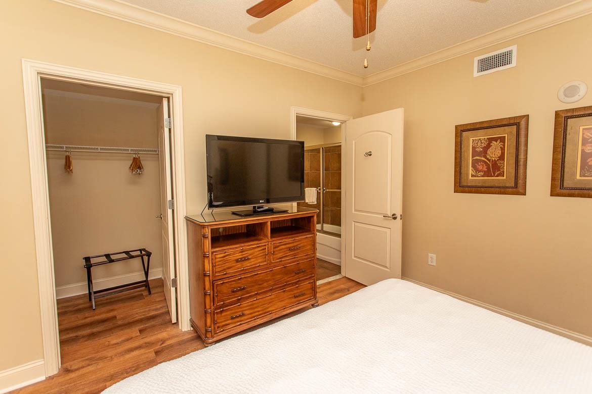 100 North Beach Blvd. Property Photo 6