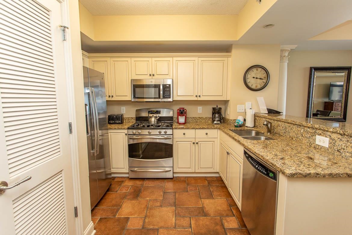 100 North Beach Blvd. Property Photo 18