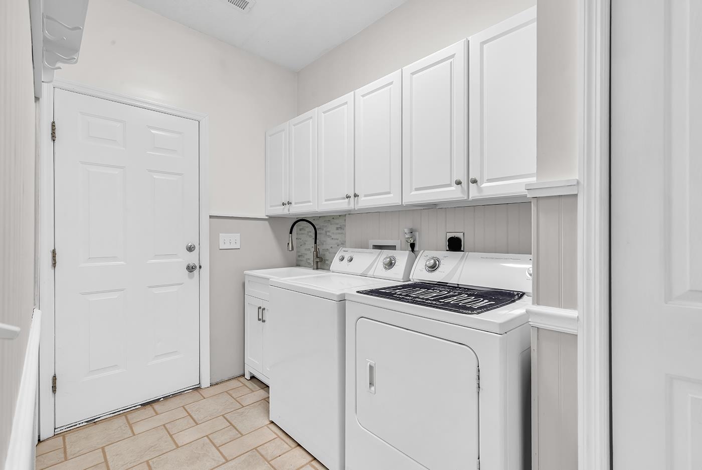 527 Alderly Ct. Property Photo 23