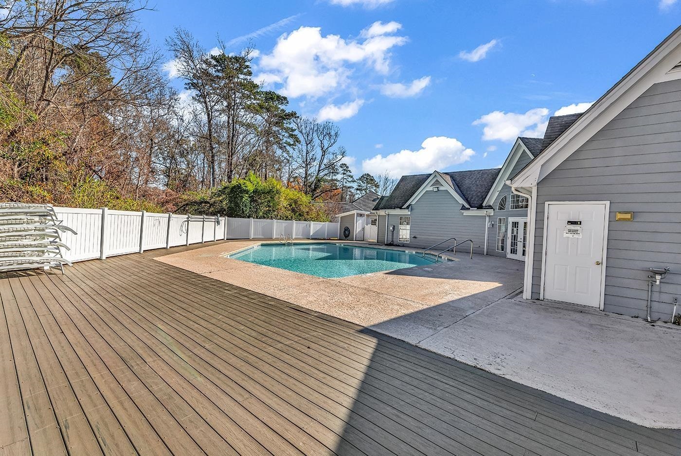 527 Alderly Ct. Property Photo 42