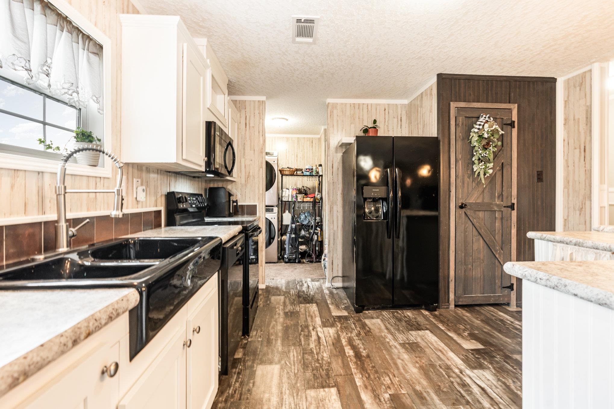 123 Shetland Woods Dr. Property Photo 17