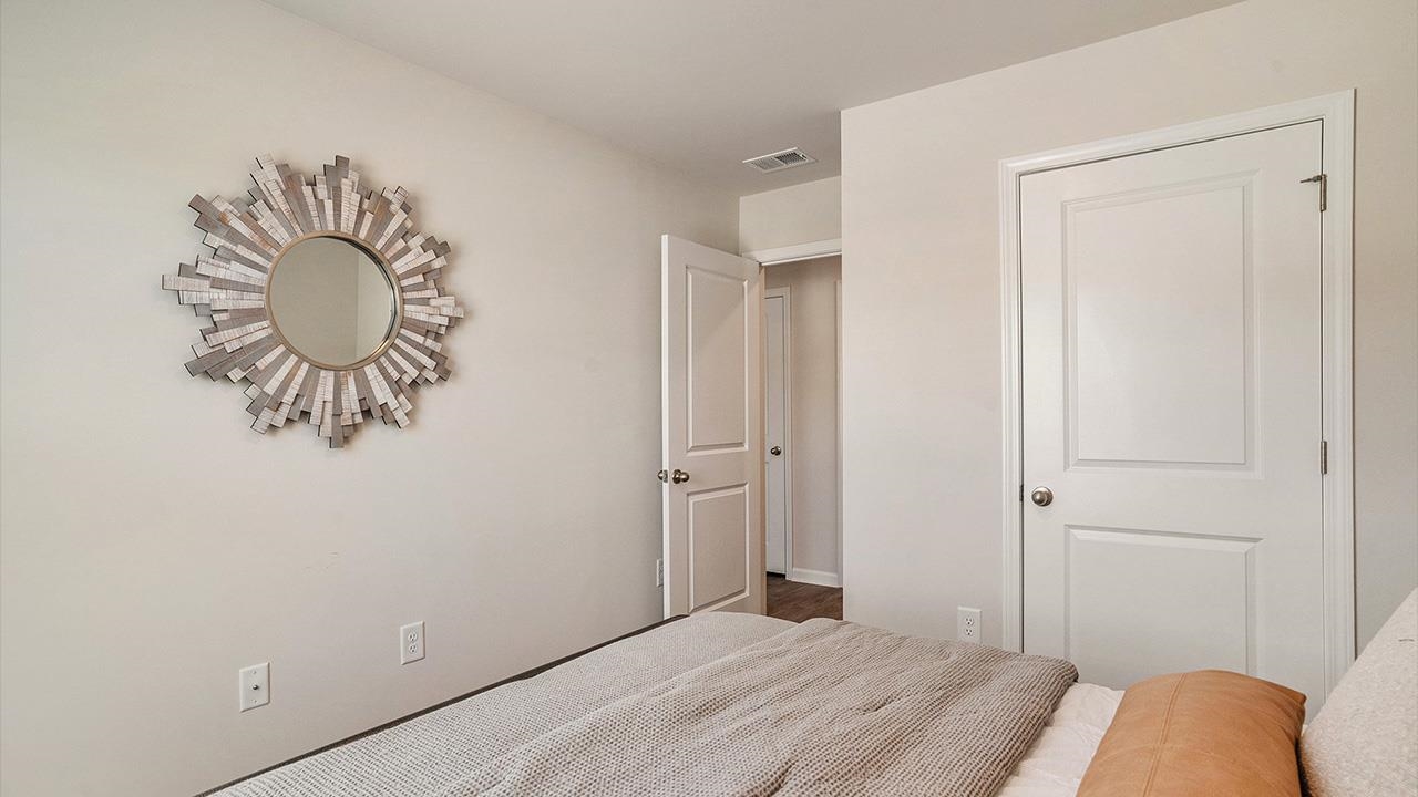 915 Farmers Passage Loop Property Photo 9