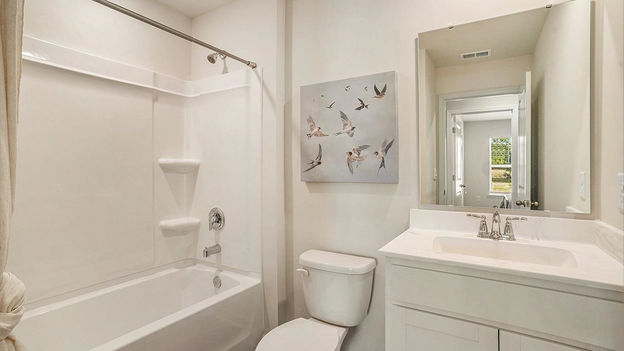 915 Farmers Passage Loop Property Photo 12