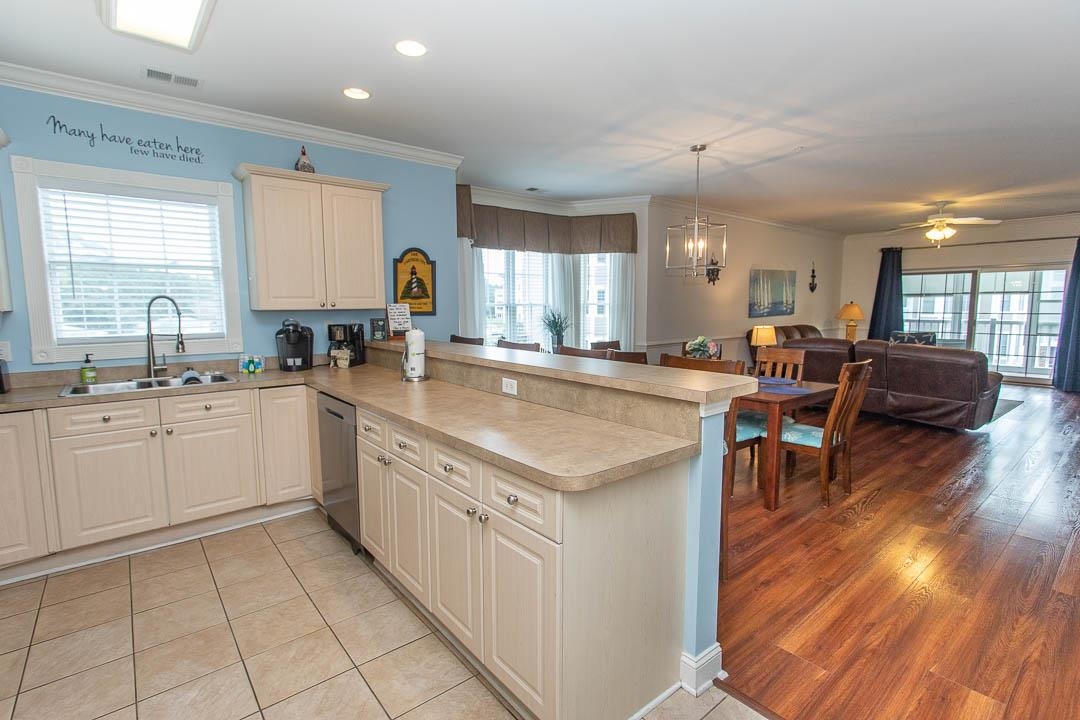 4861 Luster Leaf Circle Property Photo 2
