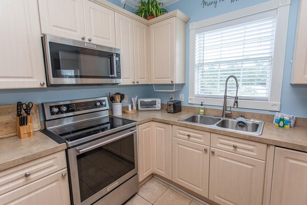 4861 Luster Leaf Circle Property Photo 5