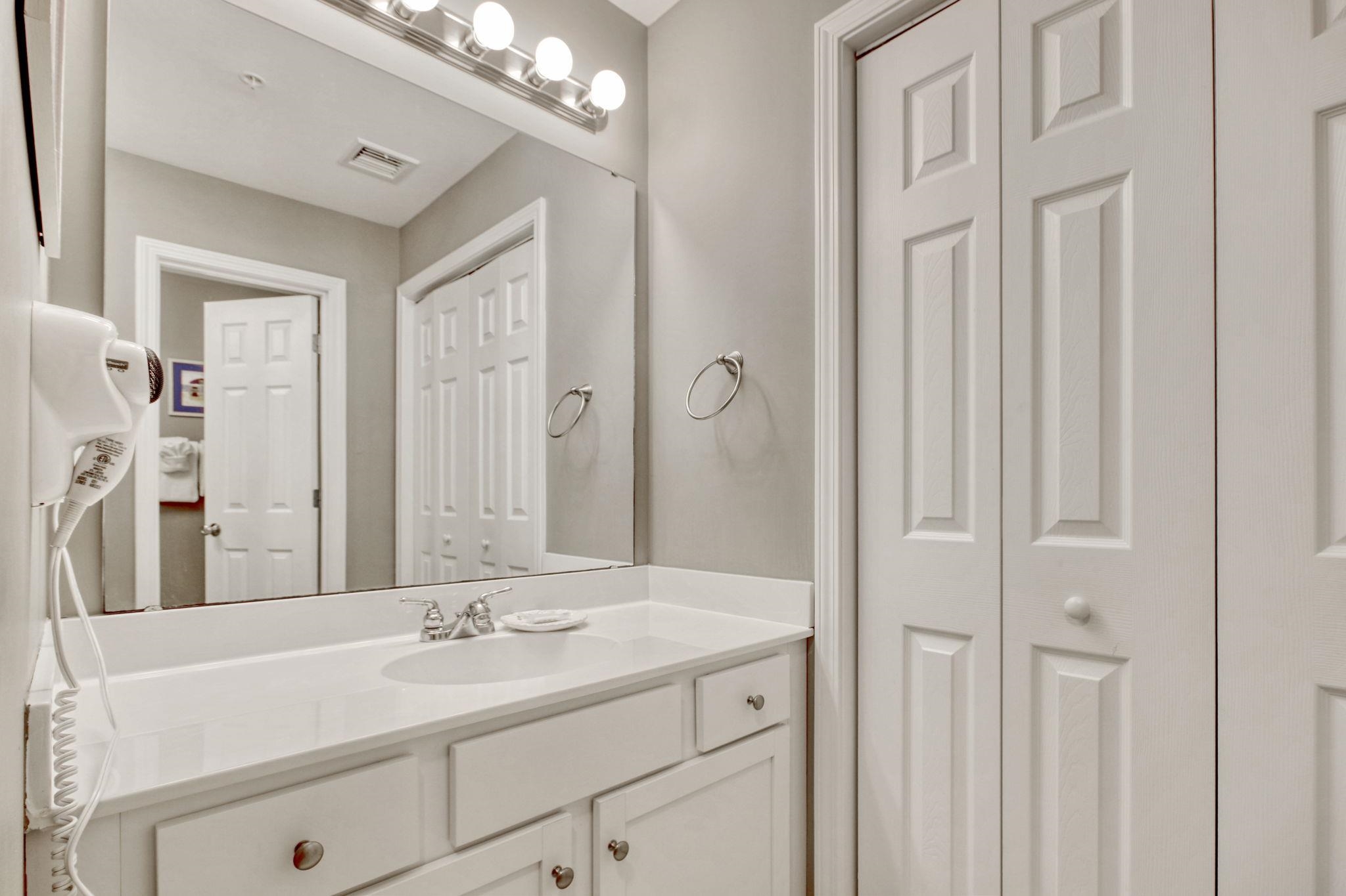 415 Ocean Creek Dr. Property Photo 18