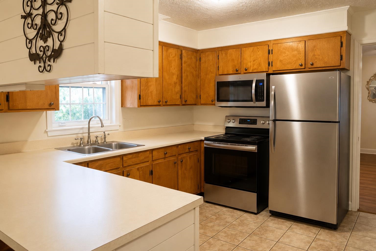 2064 Martin St. Property Photo 6