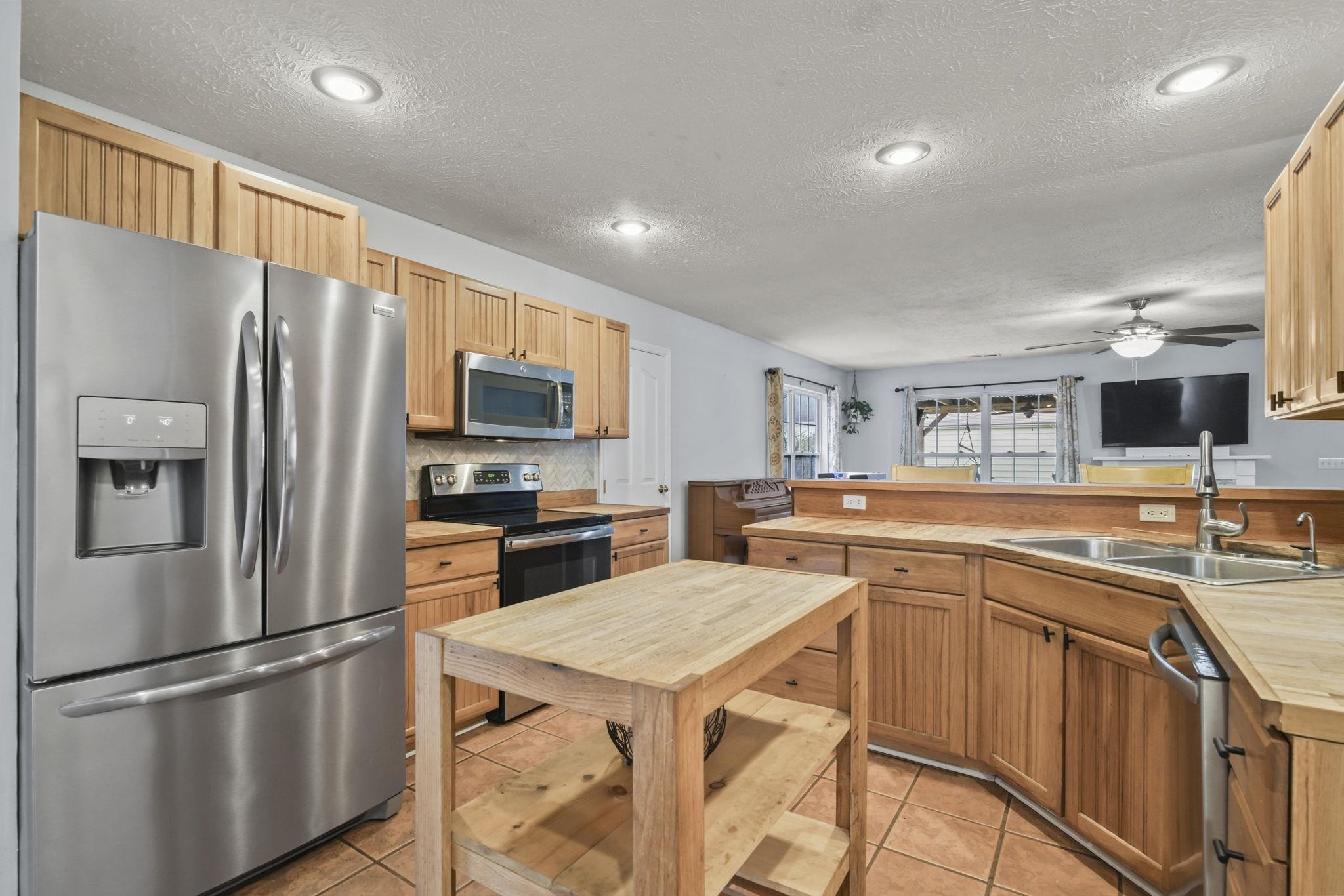 4040 Longleaf Ln. Property Photo 2