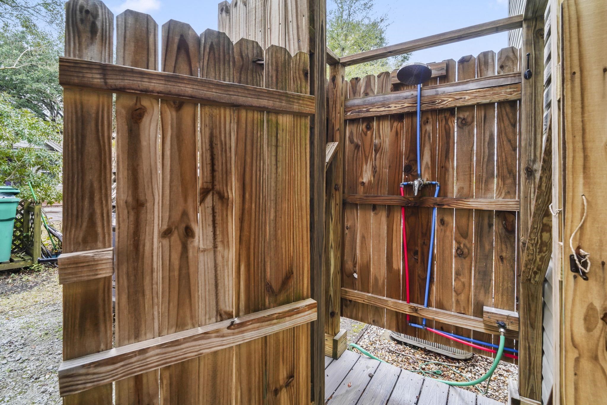 4040 Longleaf Ln. Property Photo 25