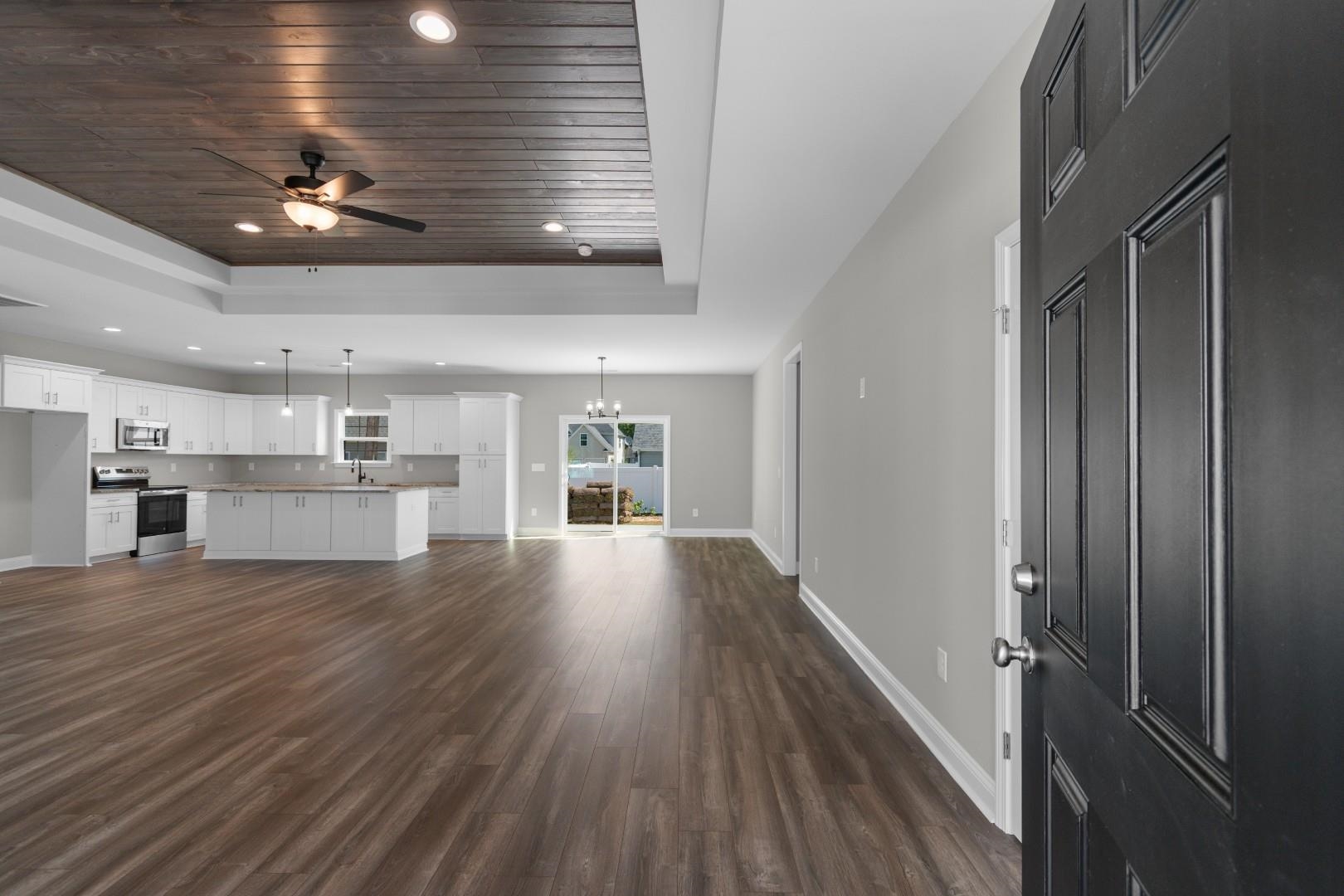 2281 Seaford Dr. Property Photo 4