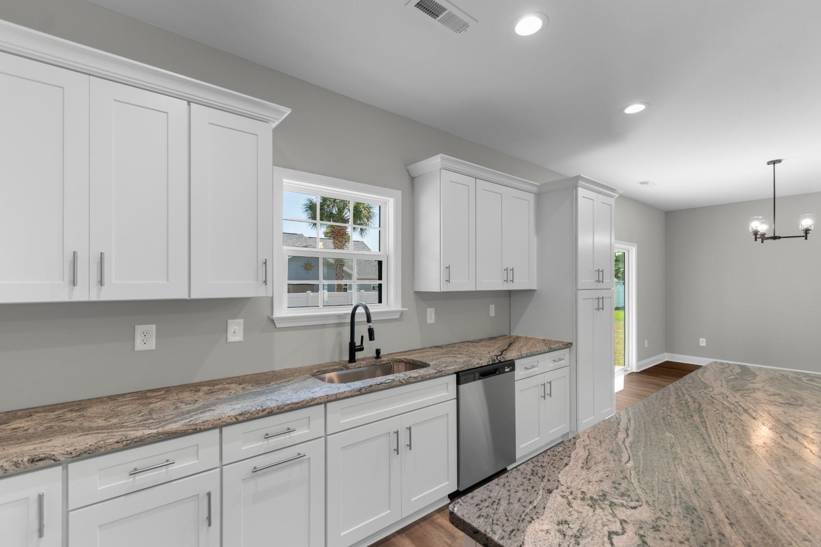 2281 Seaford Dr. Property Photo 8