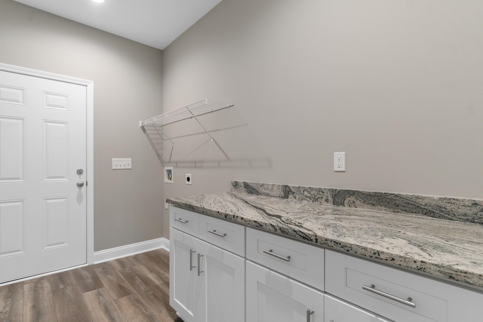 2281 Seaford Dr. Property Photo 27