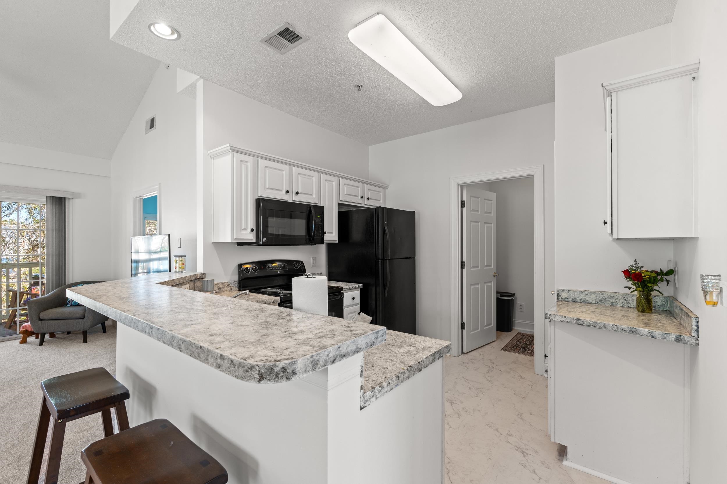 5038 Belleglen Ct. Property Photo 6