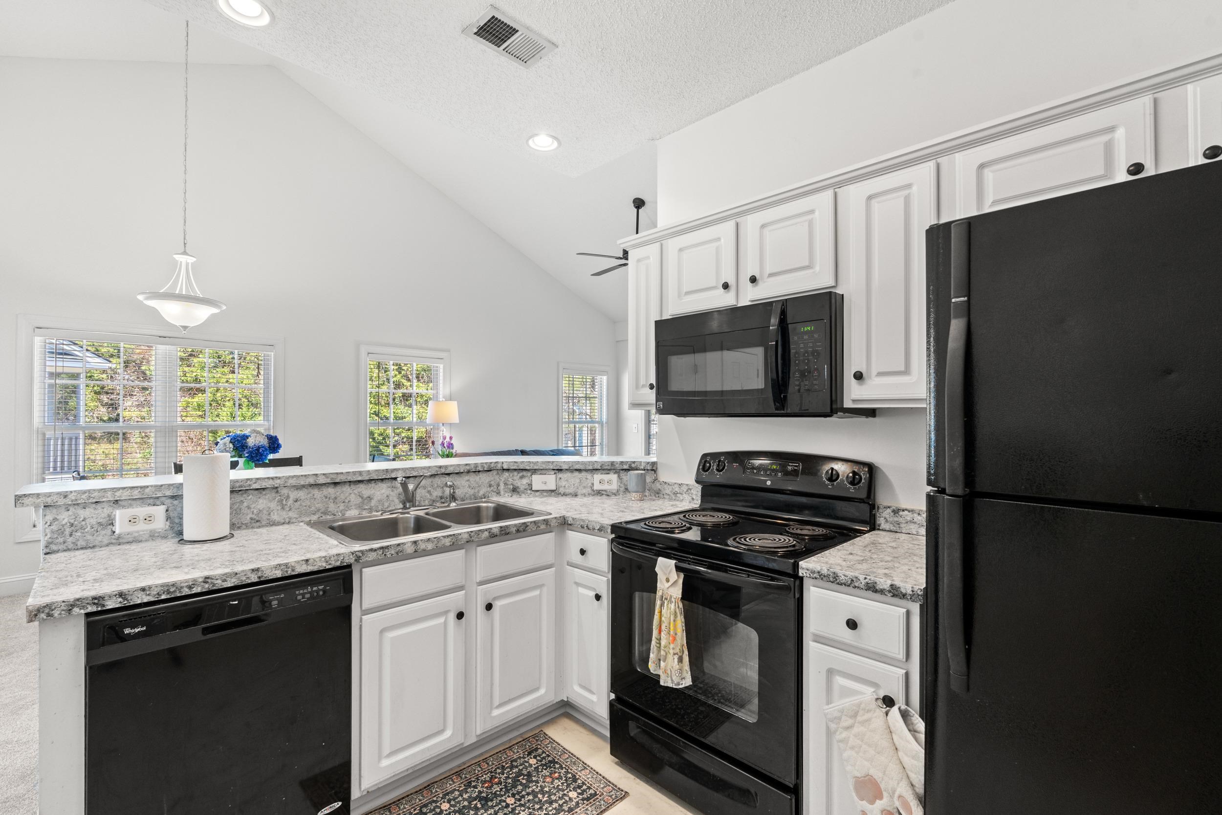 5038 Belleglen Ct. Property Photo 7