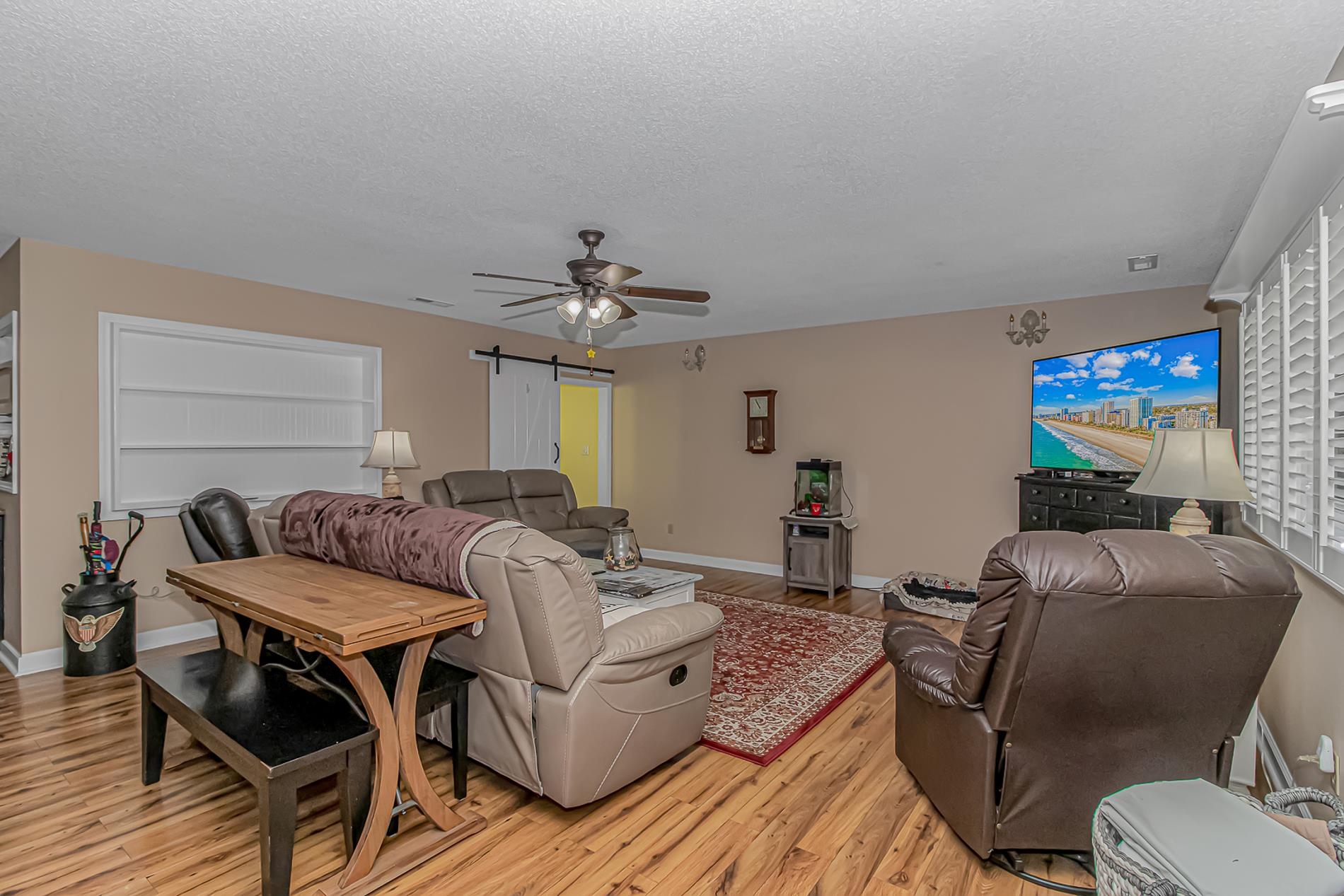 2104 Adams Circle Property Photo 2