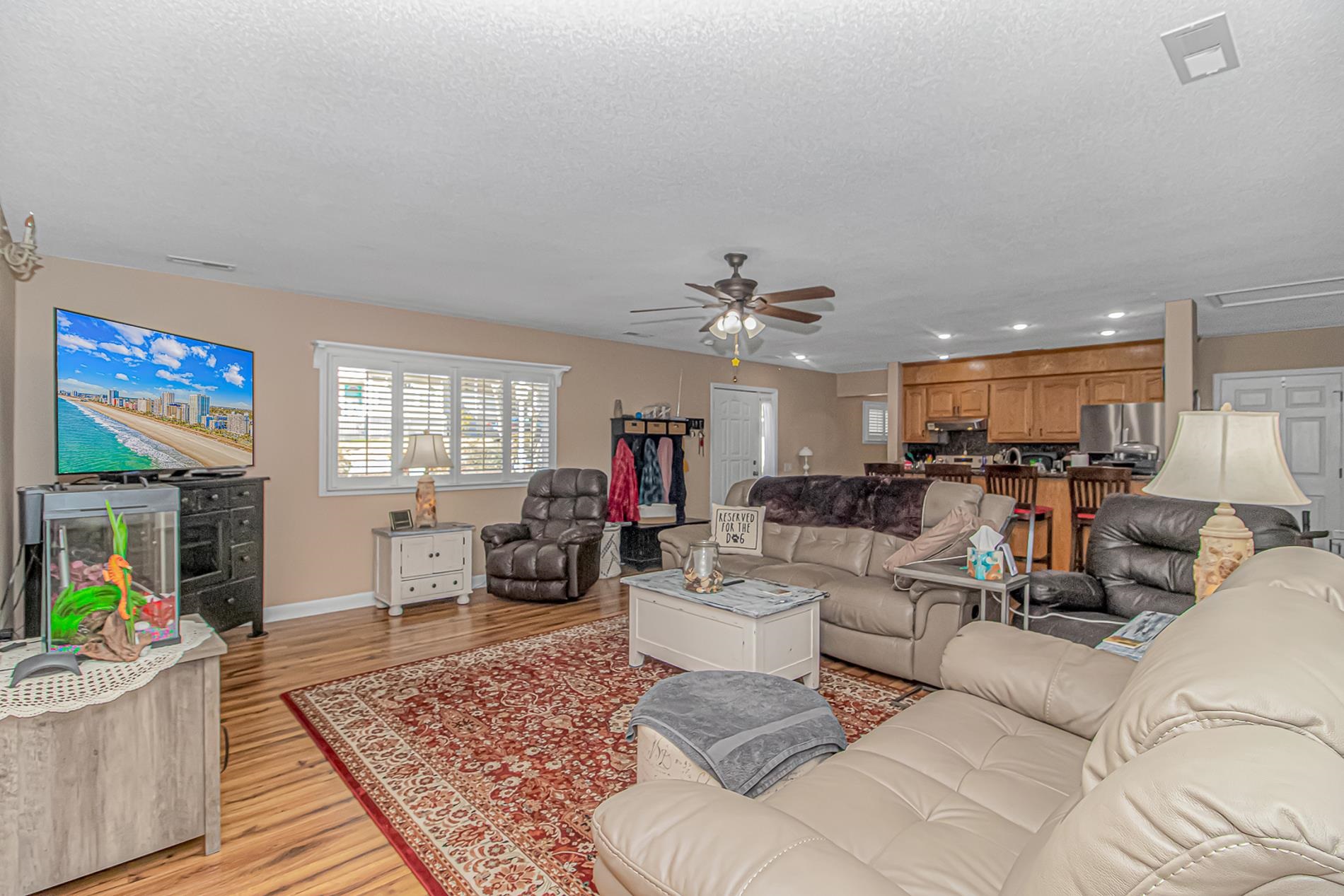 2104 Adams Circle Property Photo 3
