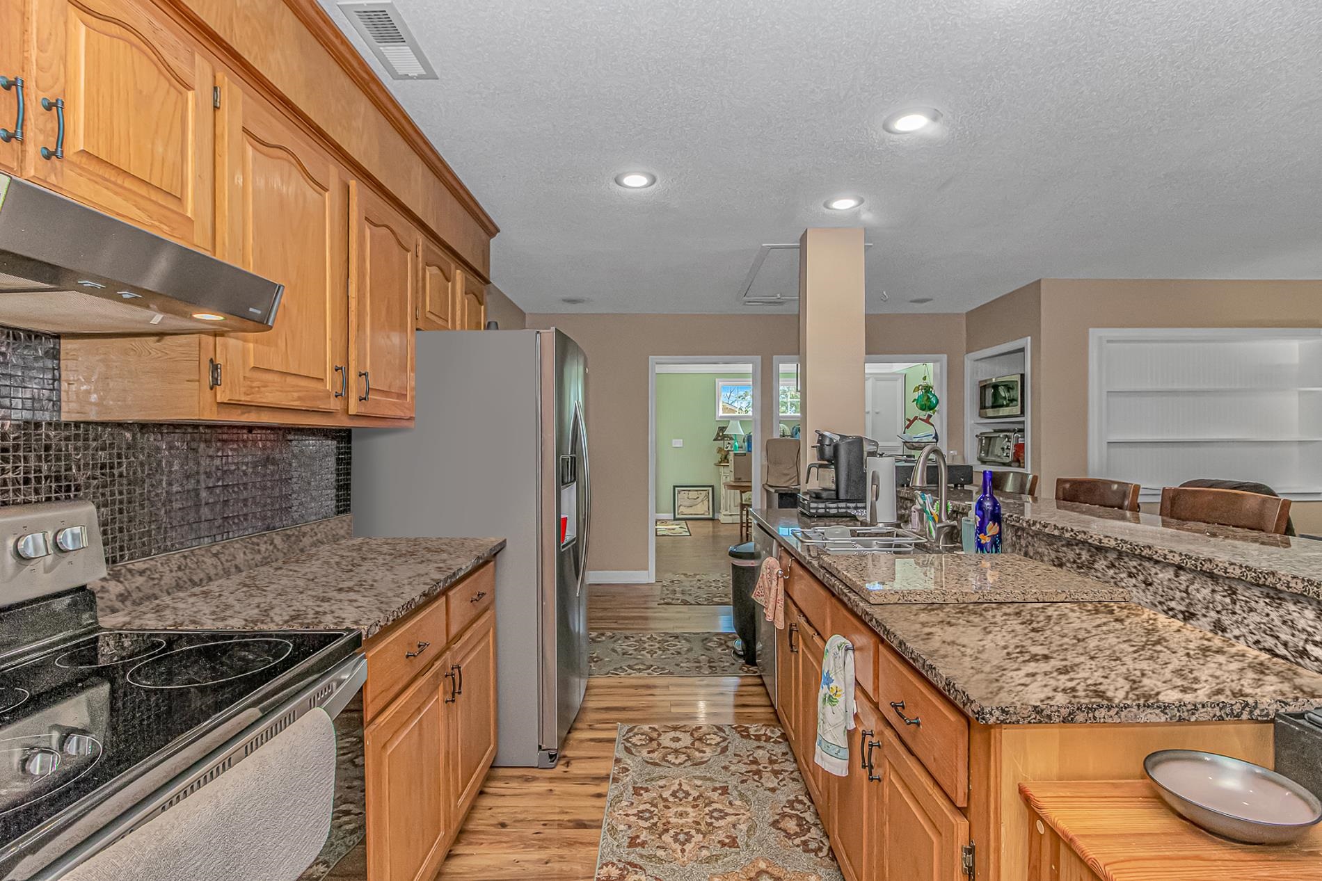 2104 Adams Circle Property Photo 5