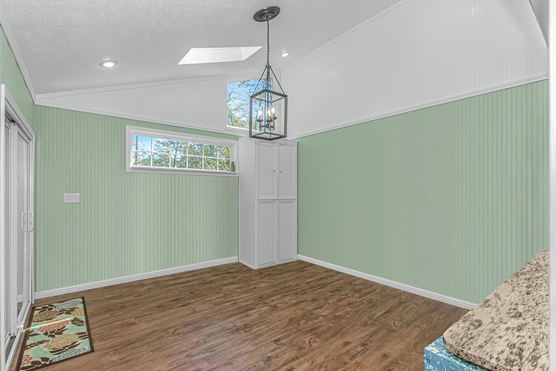 2104 Adams Circle Property Photo 7