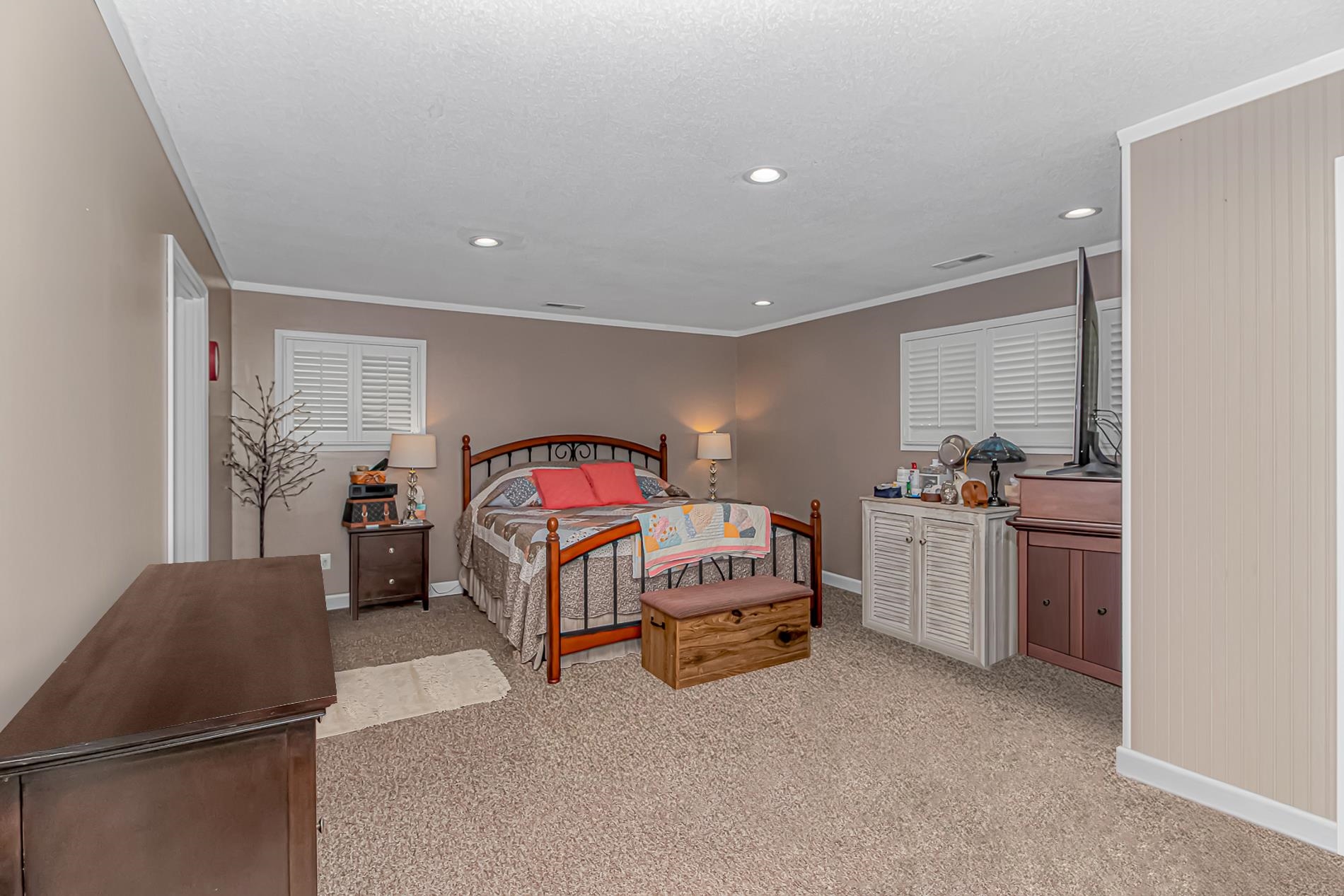 2104 Adams Circle Property Photo 13