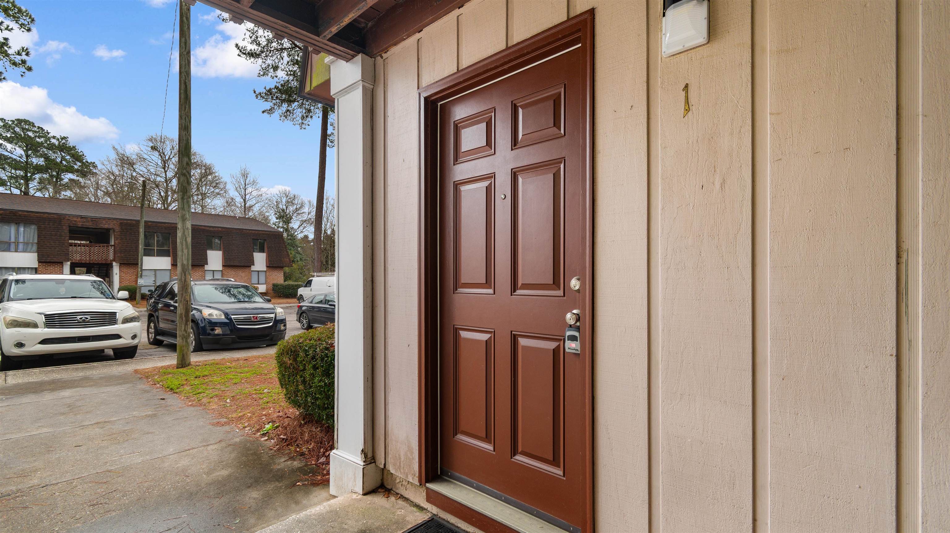 615 Carter Ln. Property Photo 13