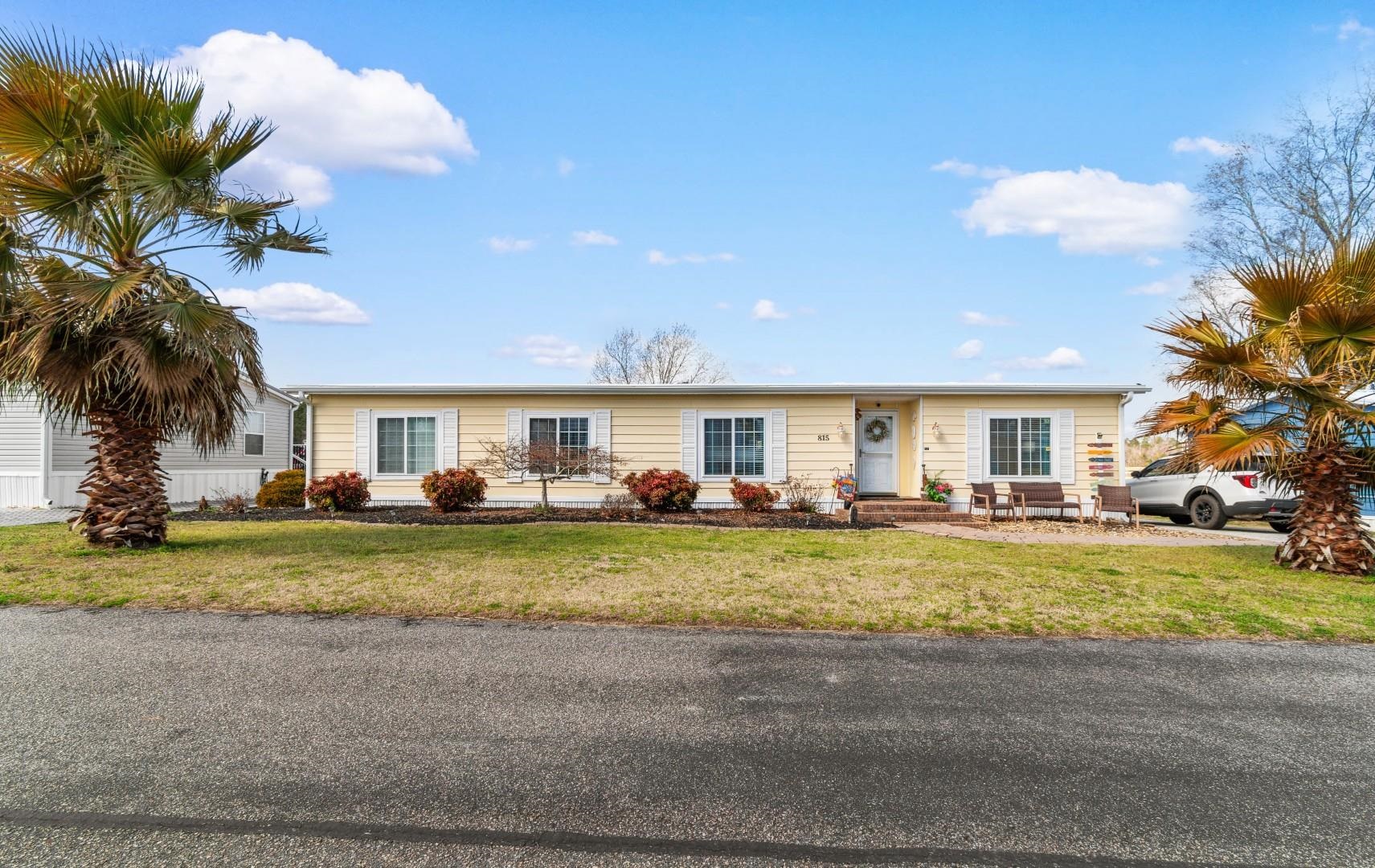 815 Waterway Dr. Property Photo 1
