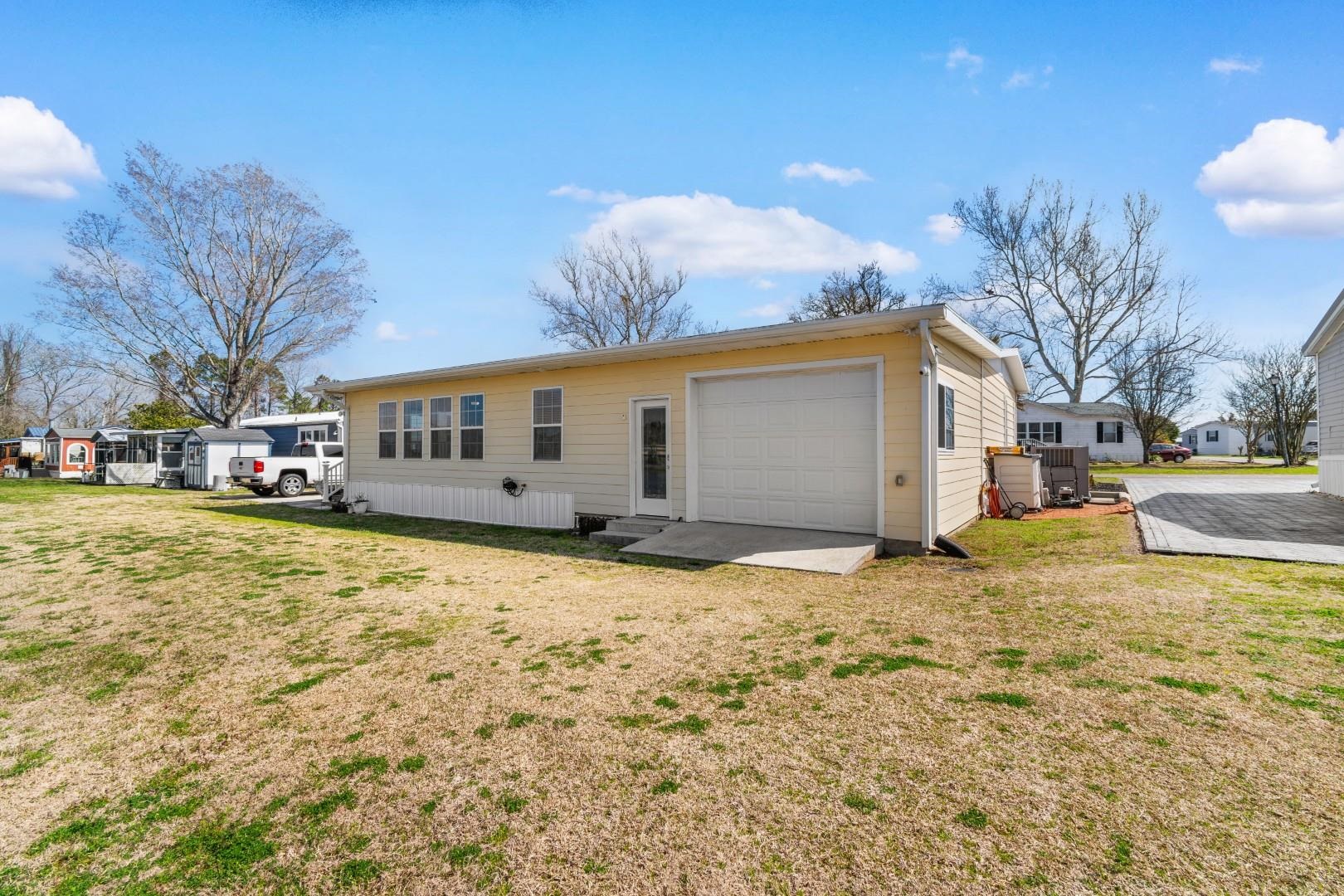 815 Waterway Dr. Property Photo 37