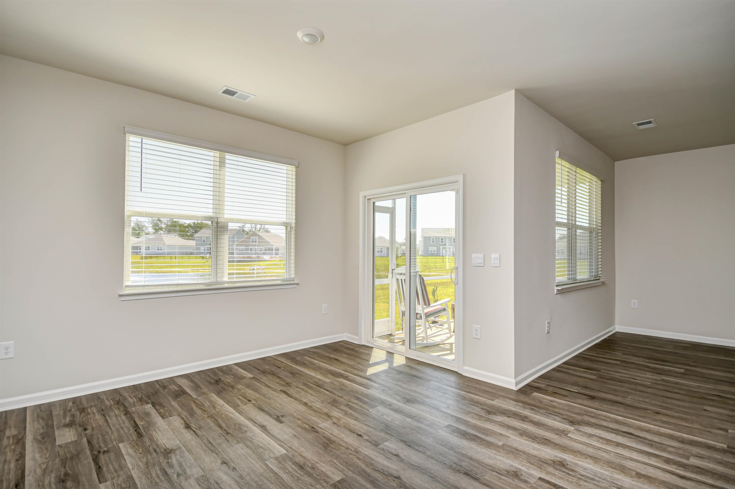 2608 Riverboat Way Property Photo 9