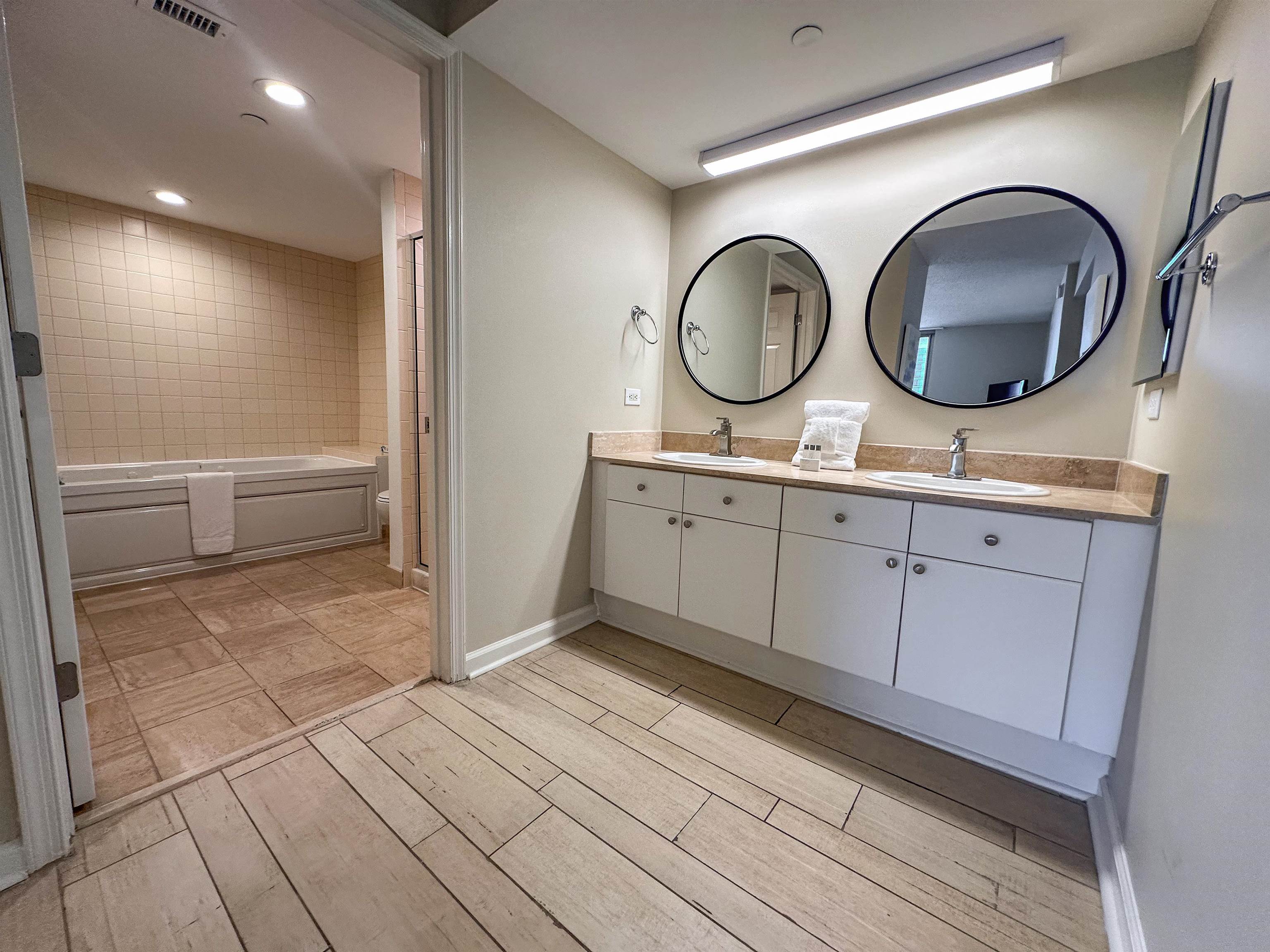 8560 Queensway Blvd. Property Photo 22