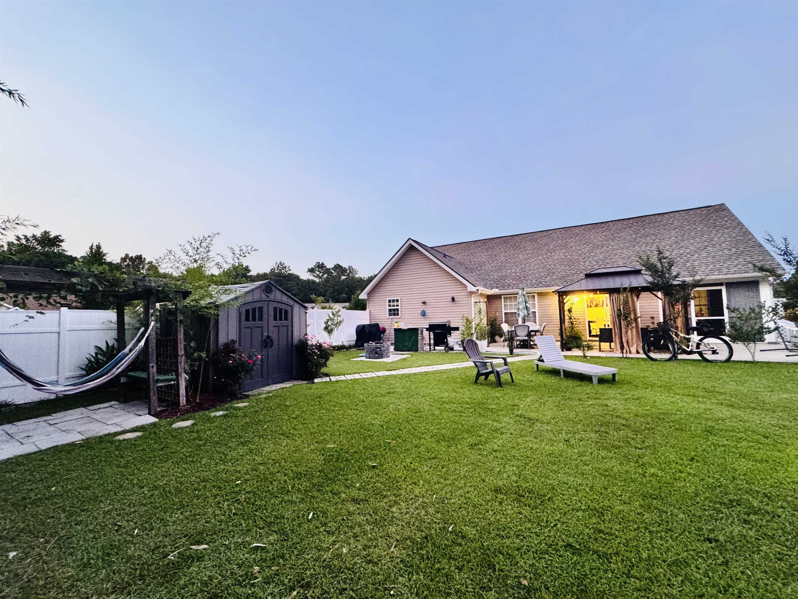 434 Barton Loop Property Photo 12