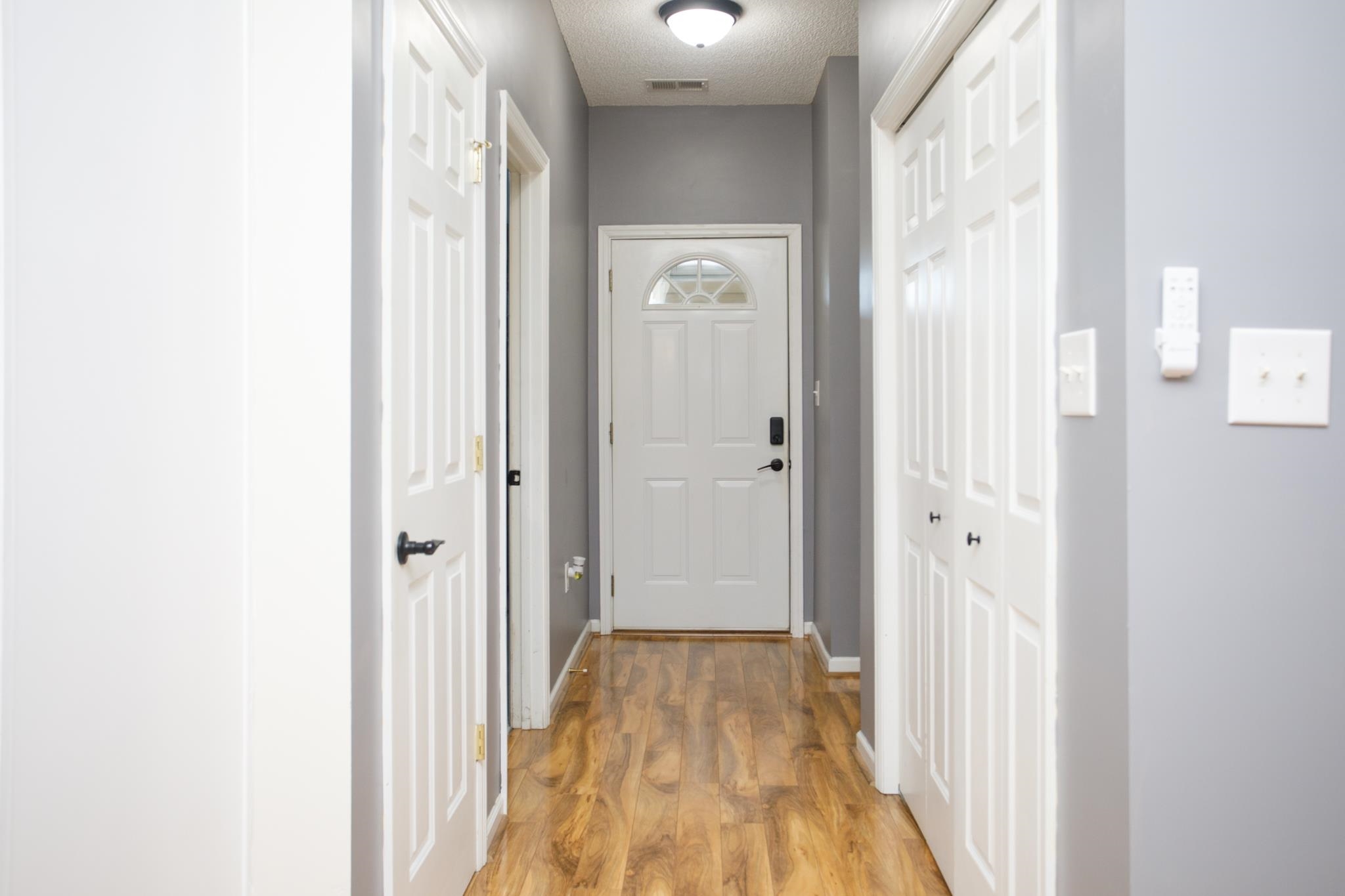 160 Lazy Willow Ln. Property Photo 3