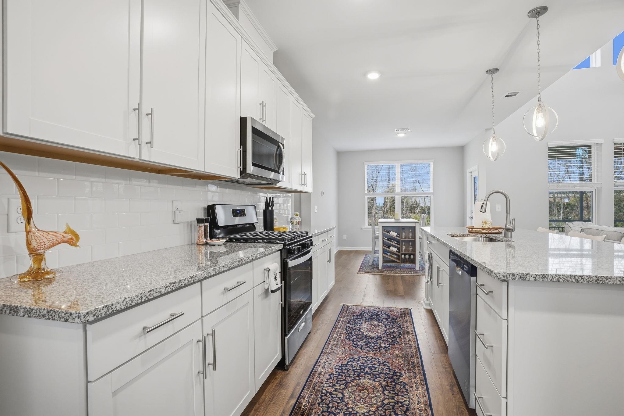 444 Mikita Dr. Property Photo 10