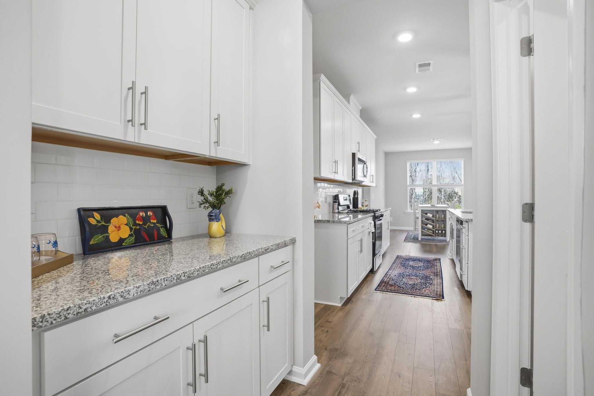 444 Mikita Dr. Property Photo 16