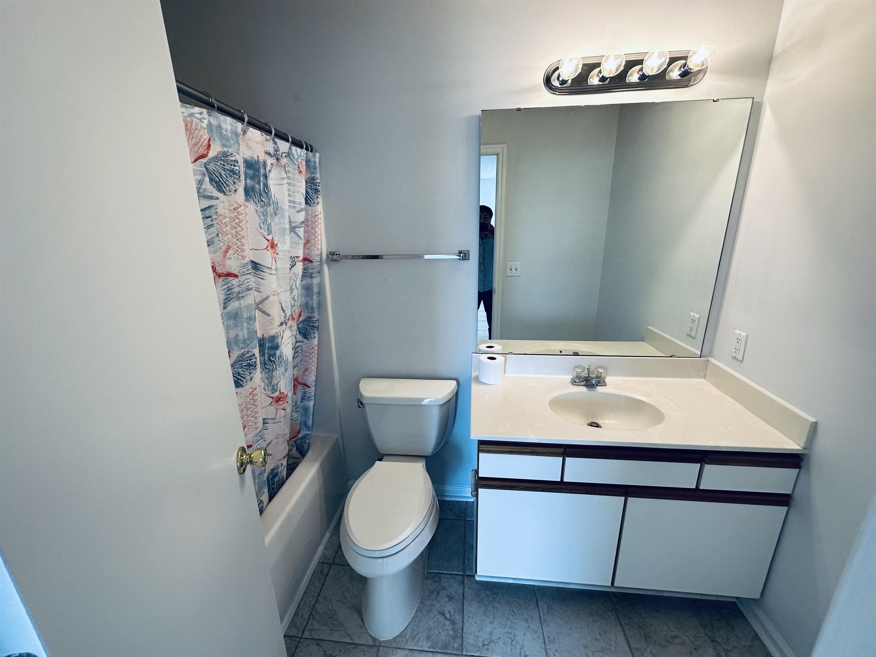 2273 Huntingdon Dr. Property Photo 11