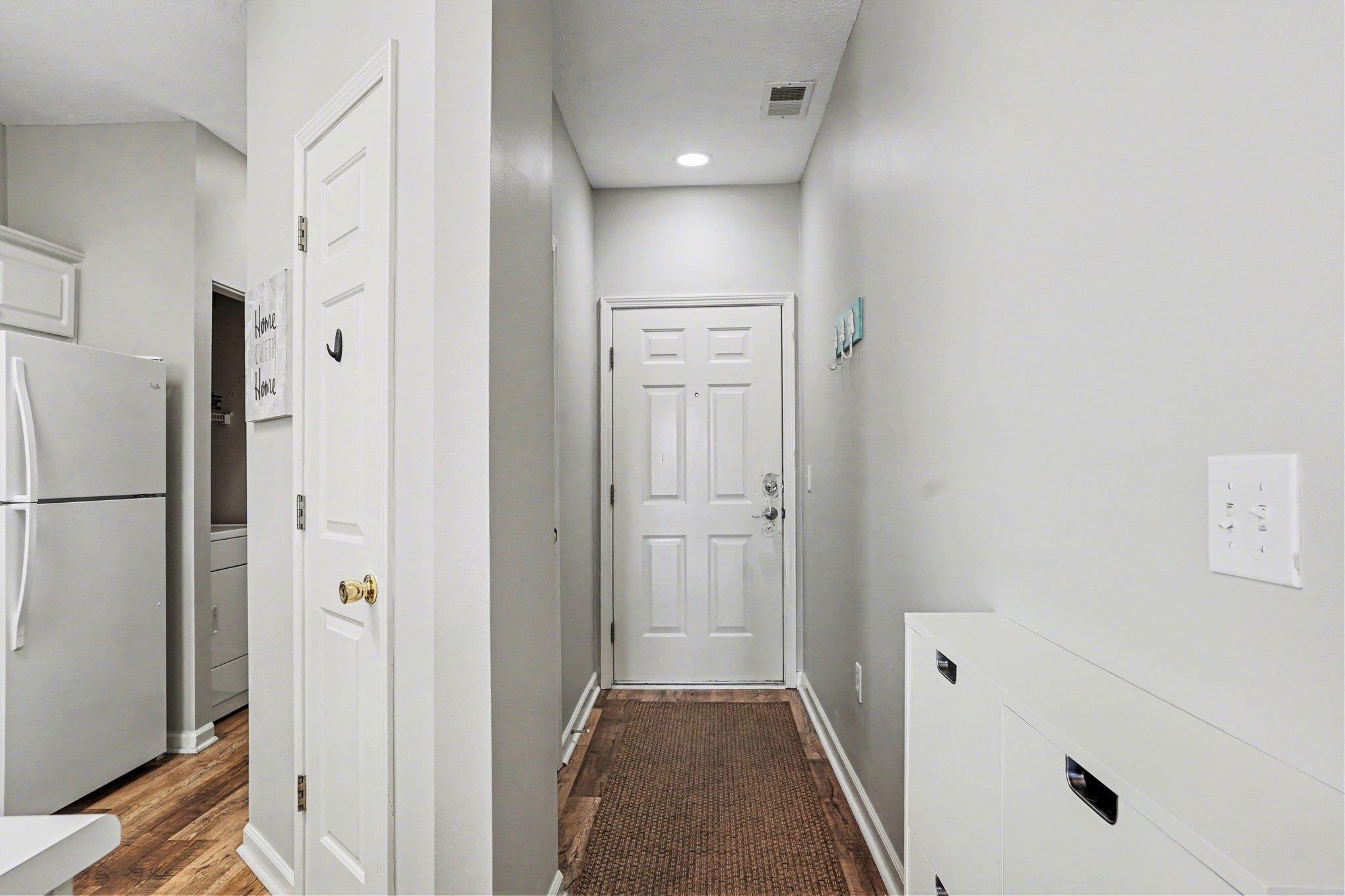 636 River Oaks Dr. Property Photo 2