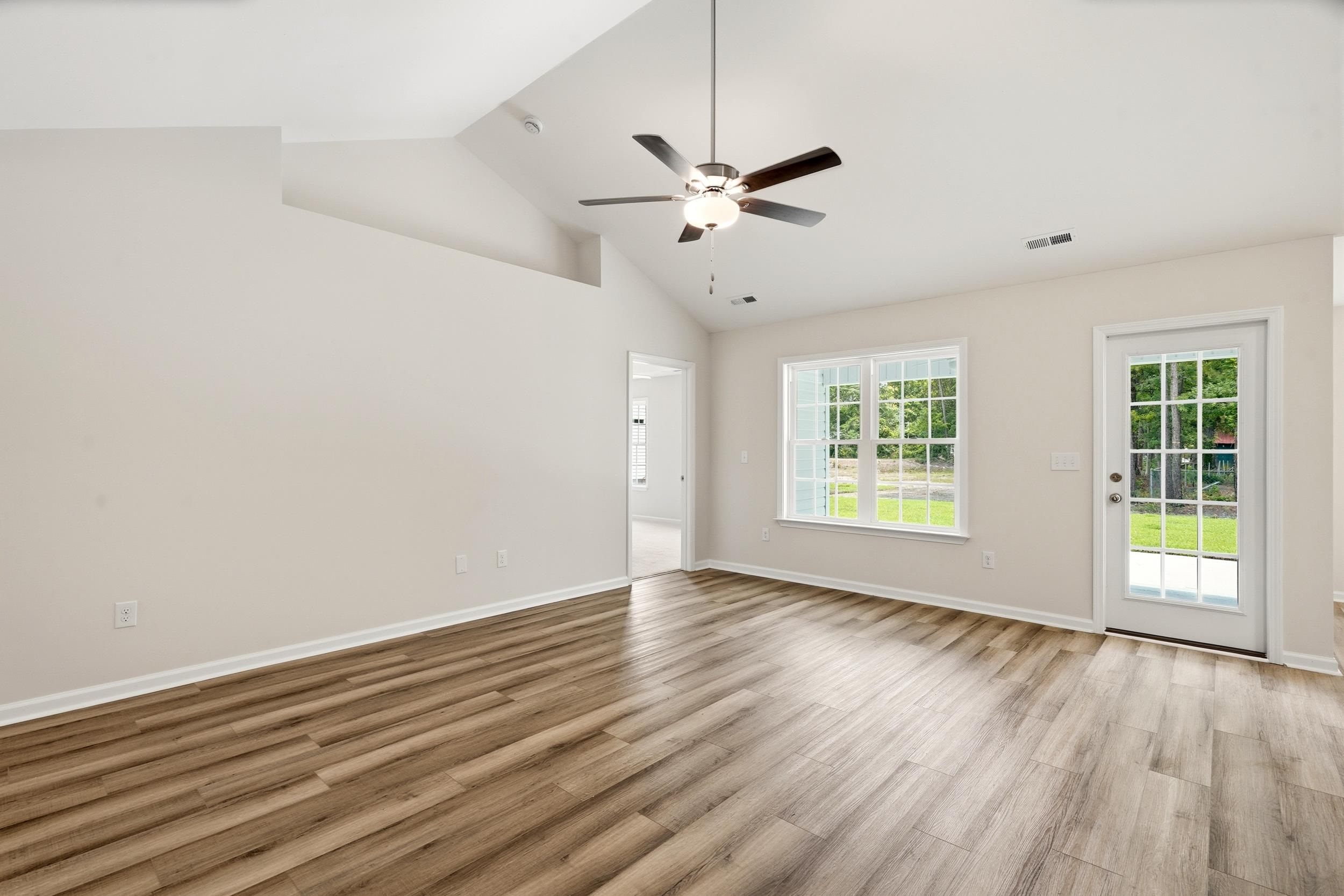 34 Bennington Ct Property Photo 3