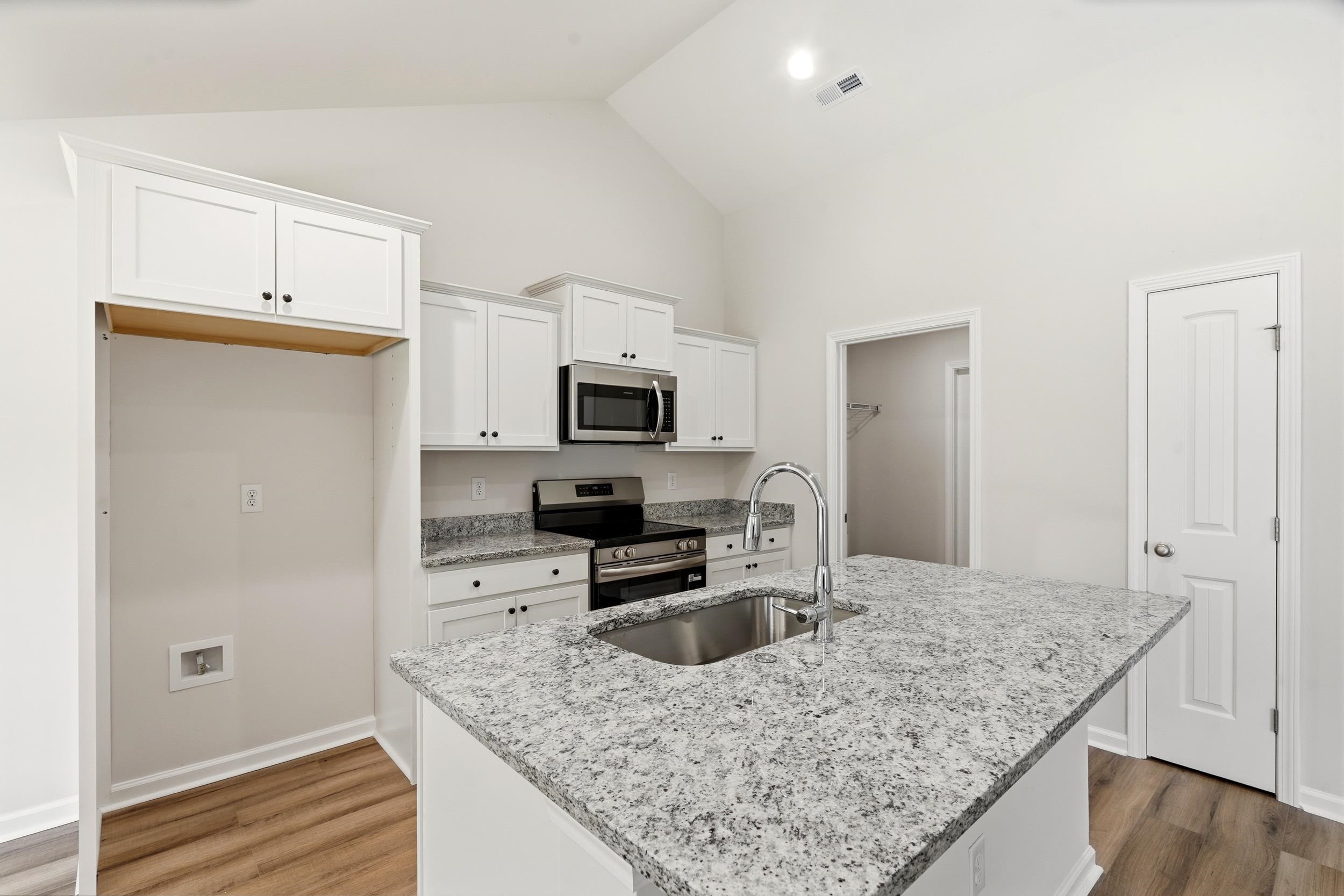 34 Bennington Ct Property Photo 6