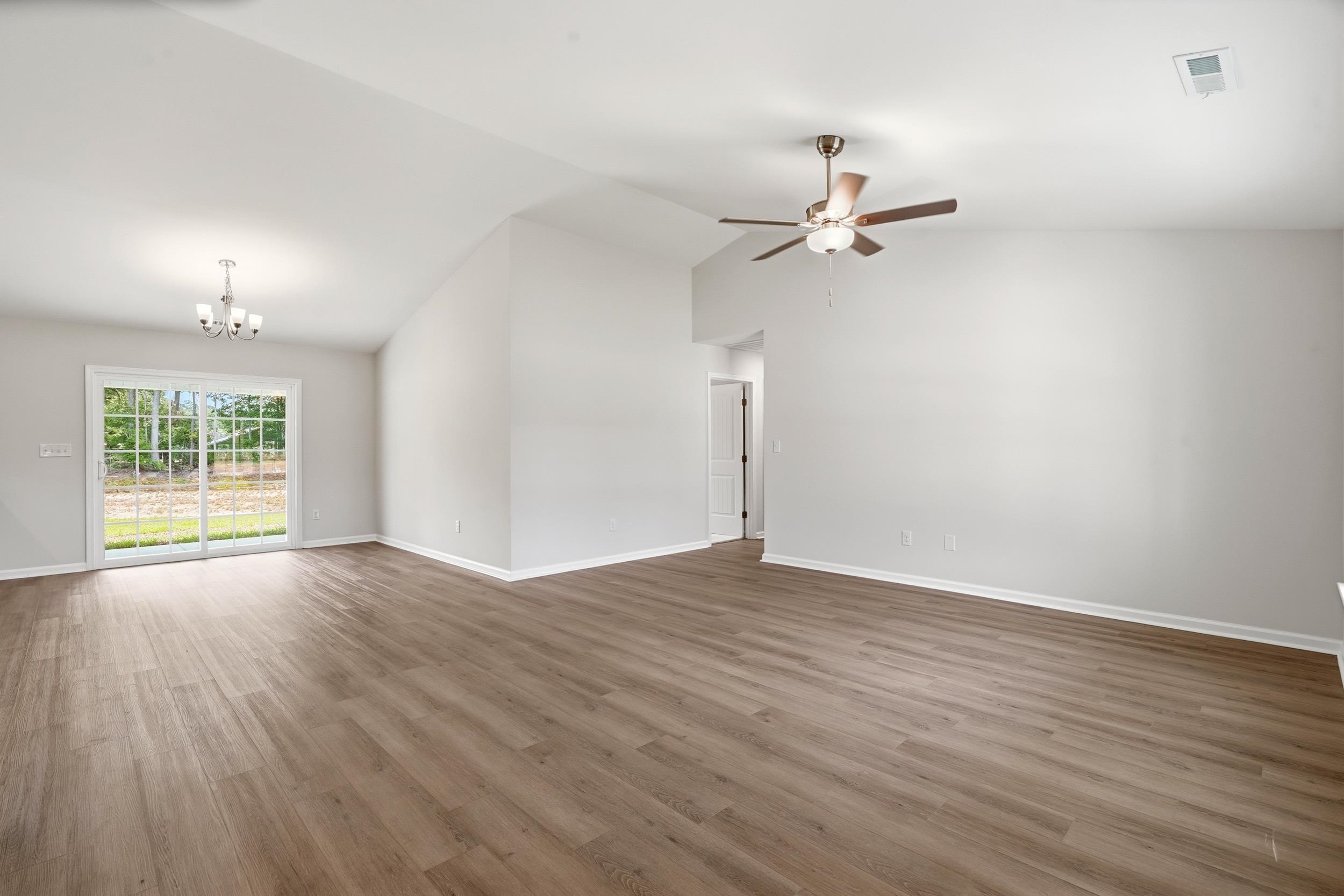 44 Bennington Ct Property Photo 2
