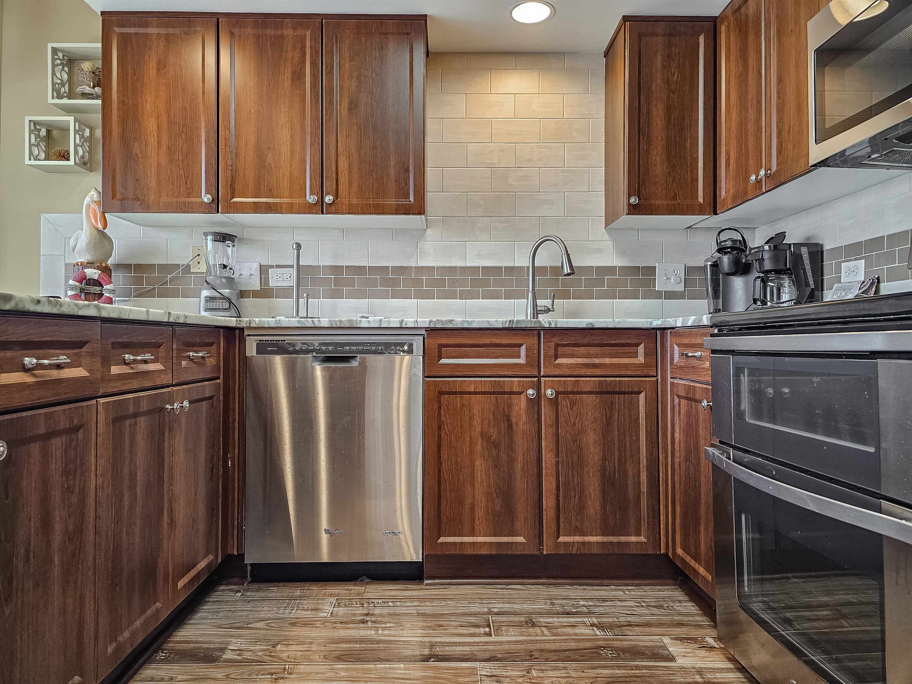 8560 Queensway Blvd. Property Photo 13
