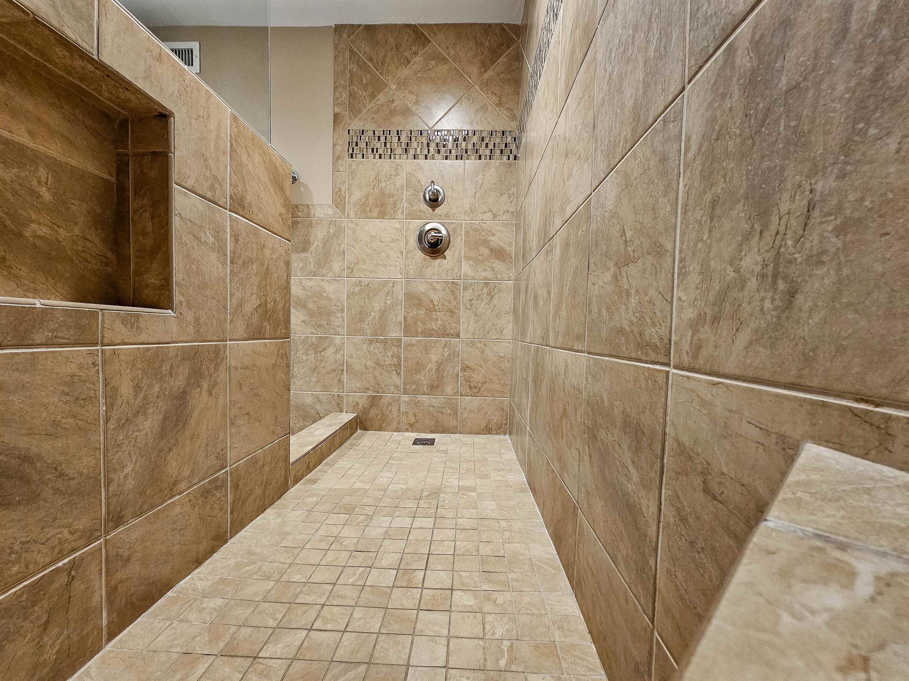 8560 Queensway Blvd. Property Photo 27