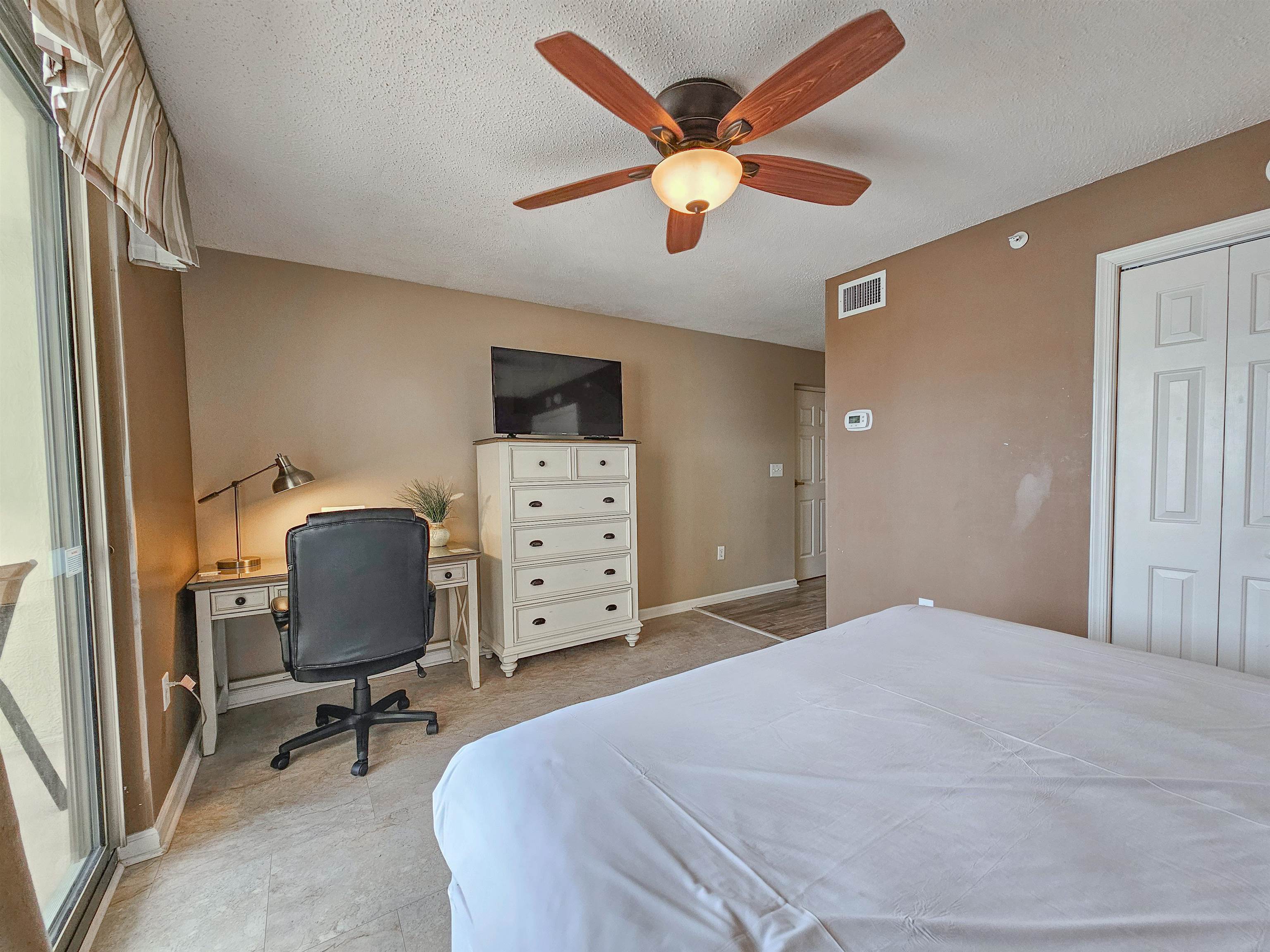 8560 Queensway Blvd. Property Photo 36