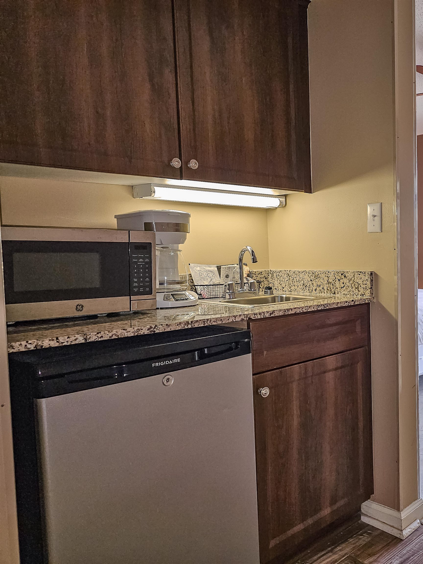 8560 Queensway Blvd. Property Photo 40